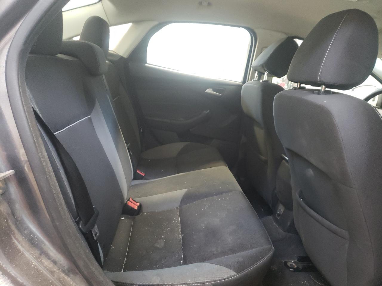 Photo 6 from auction – 2013 FORD FOCUS SE with VIN 1FADP3F23DL256831