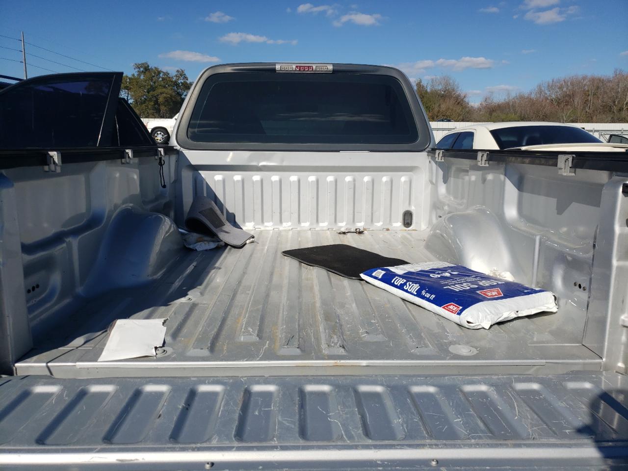 Photo 6 from auction – 2003 FORD F150 with VIN 2FTRF17L33CA44602