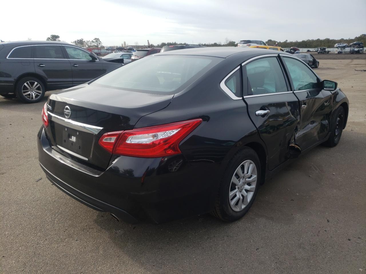 Photo 4 from auction – 2017 NISSAN ALTIMA 2.5 with VIN 1N4AL3AP4HC233565