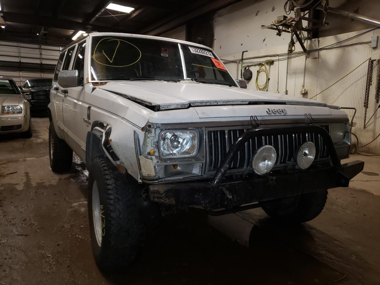 Photo 9 from auction – 1990 JEEP CHEROKEE L with VIN 1J4FJ58L3LL243303