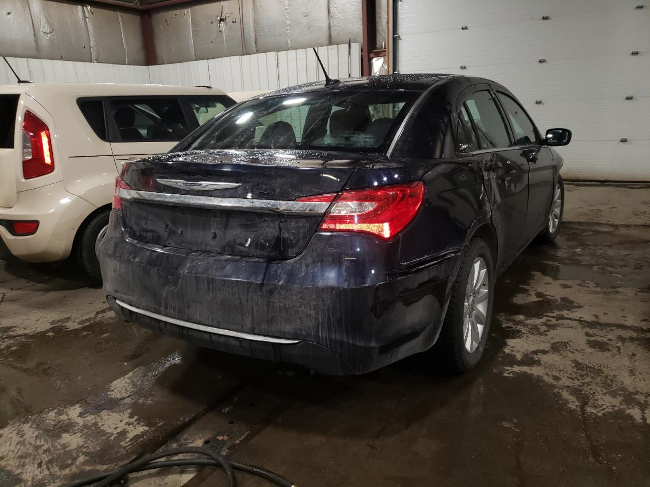 Photo 4 from auction – 2012 CHRYSLER 200 TOURIN with VIN 1C3CCBBB9CN241582