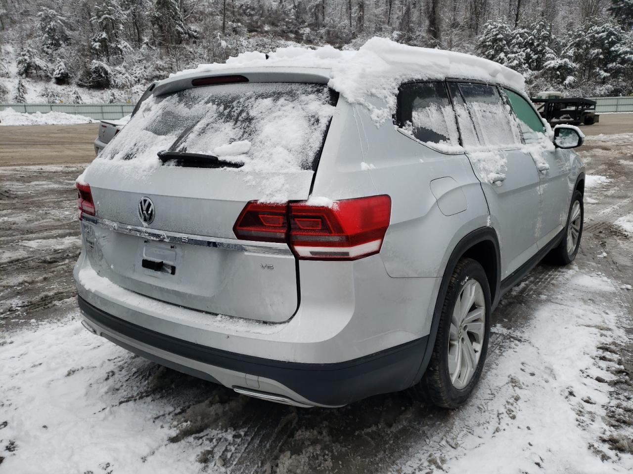 Photo 4 from auction – 2018 VOLKSWAGEN ATLAS SE with VIN 1V2DR2CA2JC515412