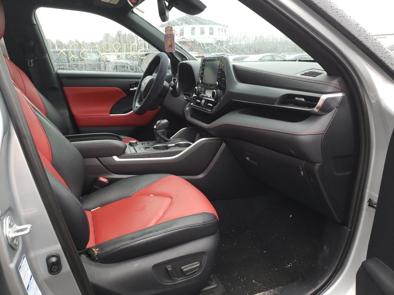Photo 5 from auction – 2021 TOYOTA HIGHLANDER with VIN 5TDJZRBH6MS080747
