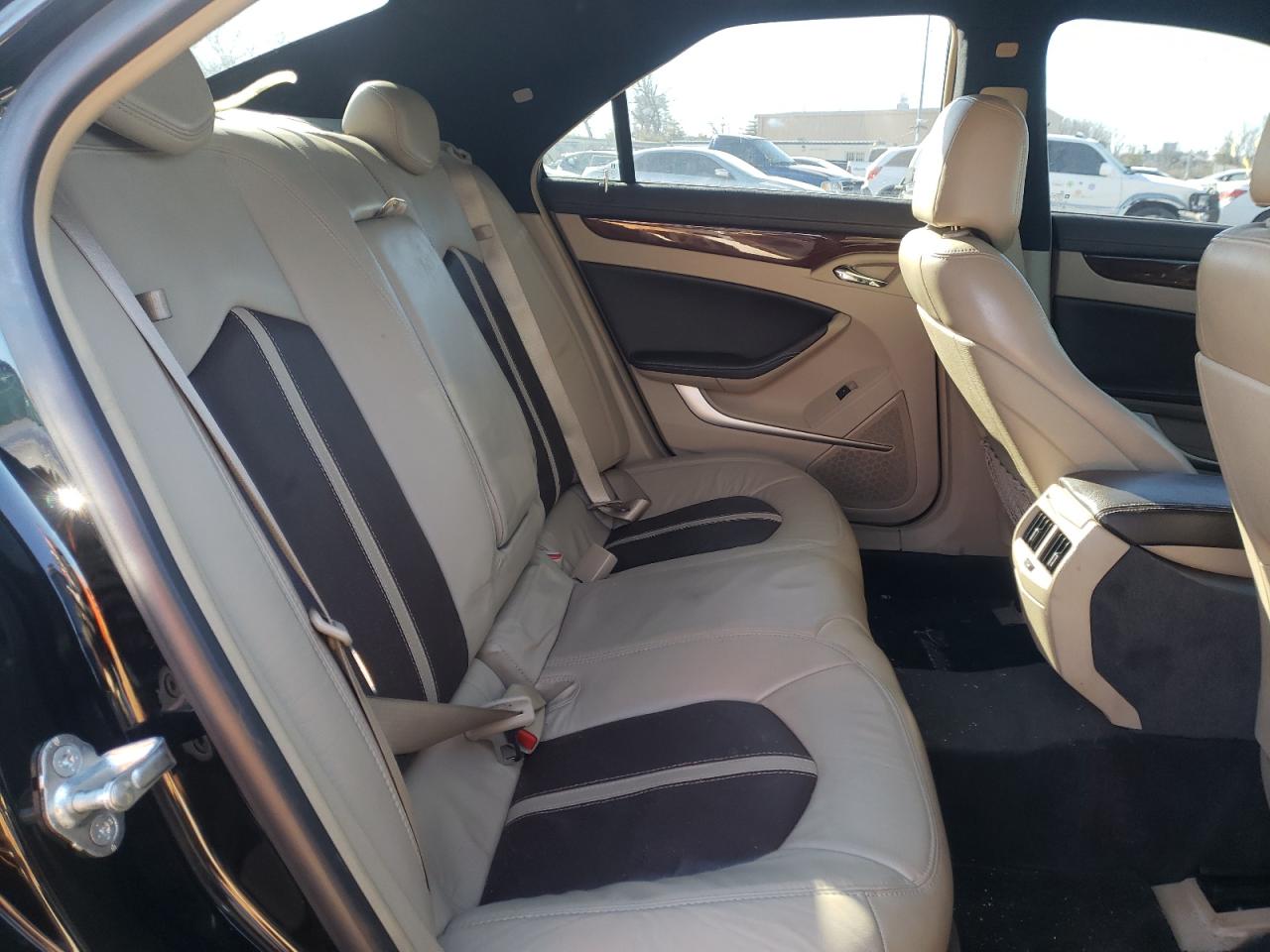 Photo 6 from auction – 2010 CADILLAC CTS PREMIU with VIN 1G6DS5EV8A0115401