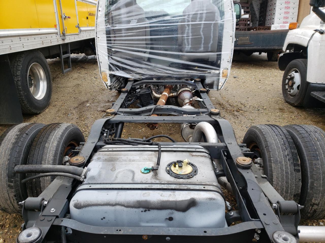 Photo 6 from auction – 2021 FORD ECONOLINE with VIN 1FDWE3FN2MDC19844