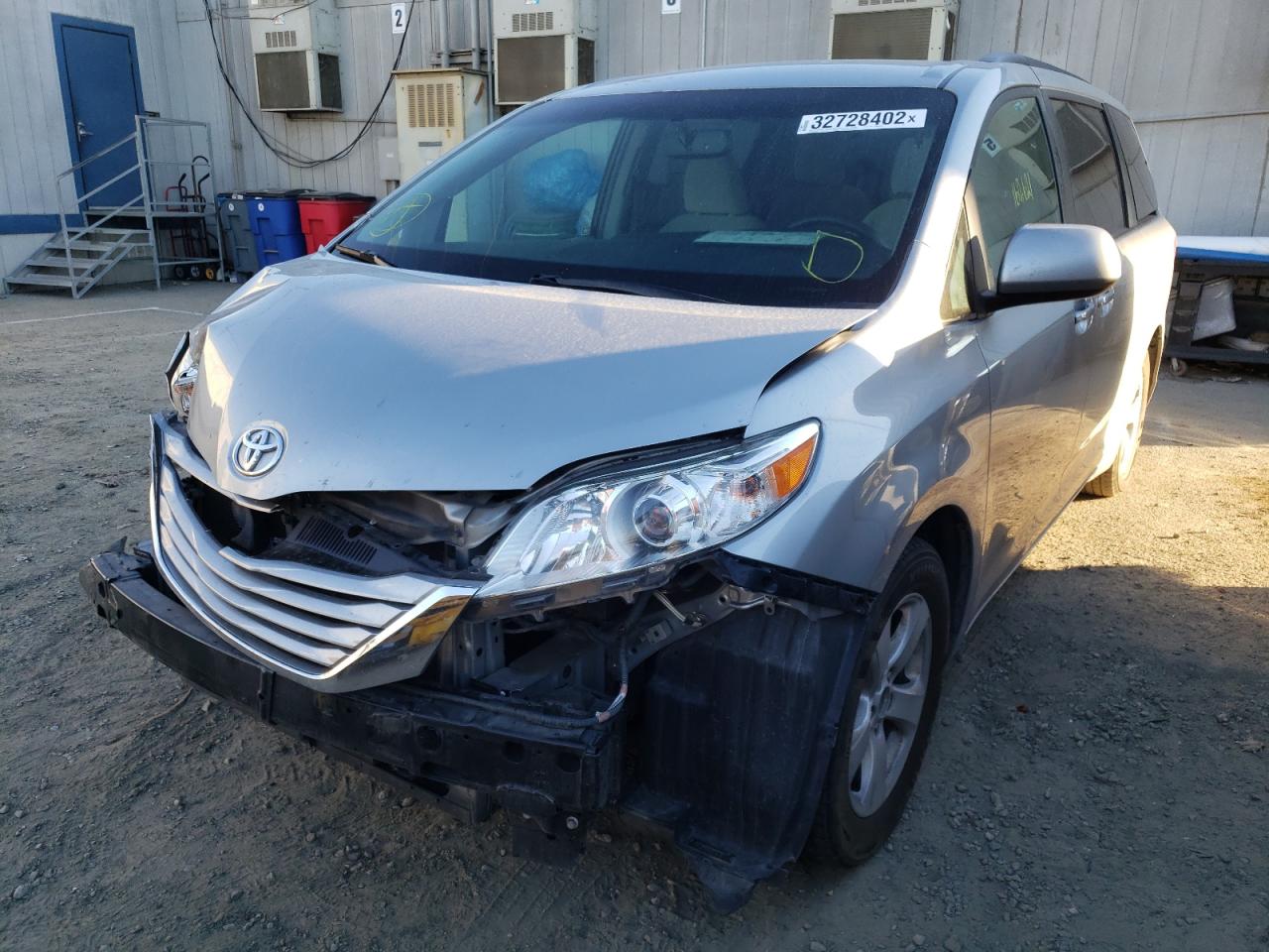 Photo 2 from auction – 2016 TOYOTA SIENNA LE with VIN 5TDKK3DC0GS754578