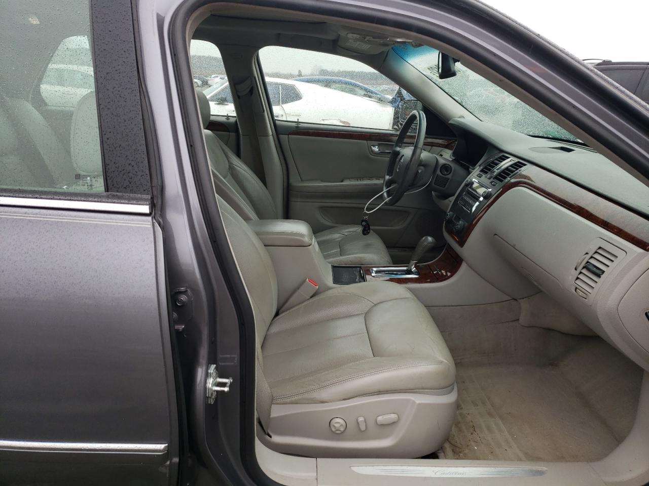 Photo 5 from auction – 2007 CADILLAC DTS with VIN 1G6KD57Y87U141202