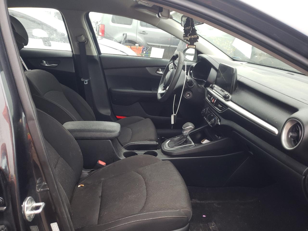 Photo 5 from auction – 2019 KIA FORTE FE with VIN 3KPF24AD4KE135750