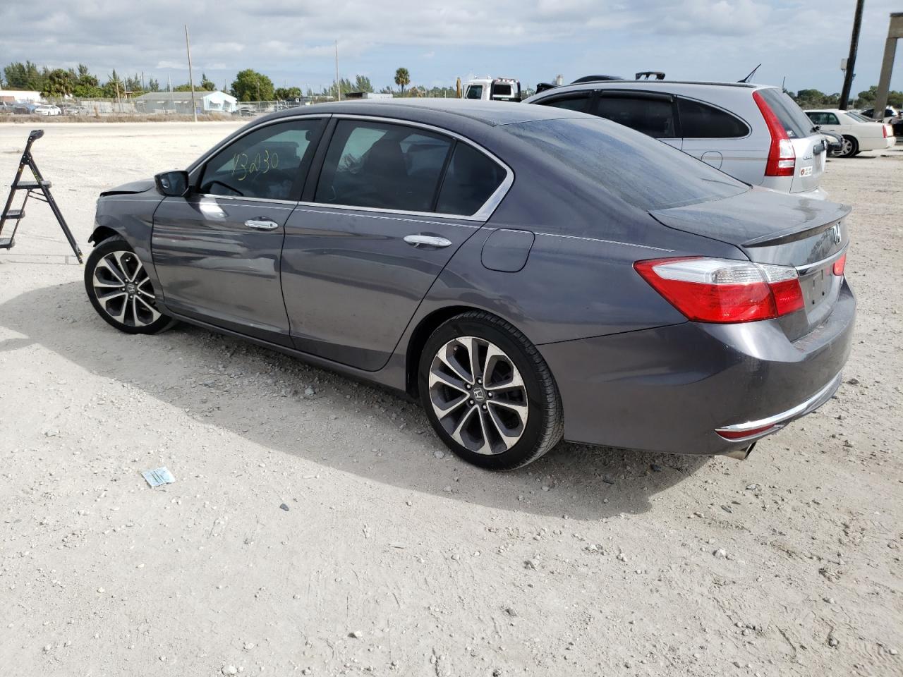 Photo 3 from auction – 2015 HONDA ACCORD SPO with VIN 1HGCR2F53FA267848