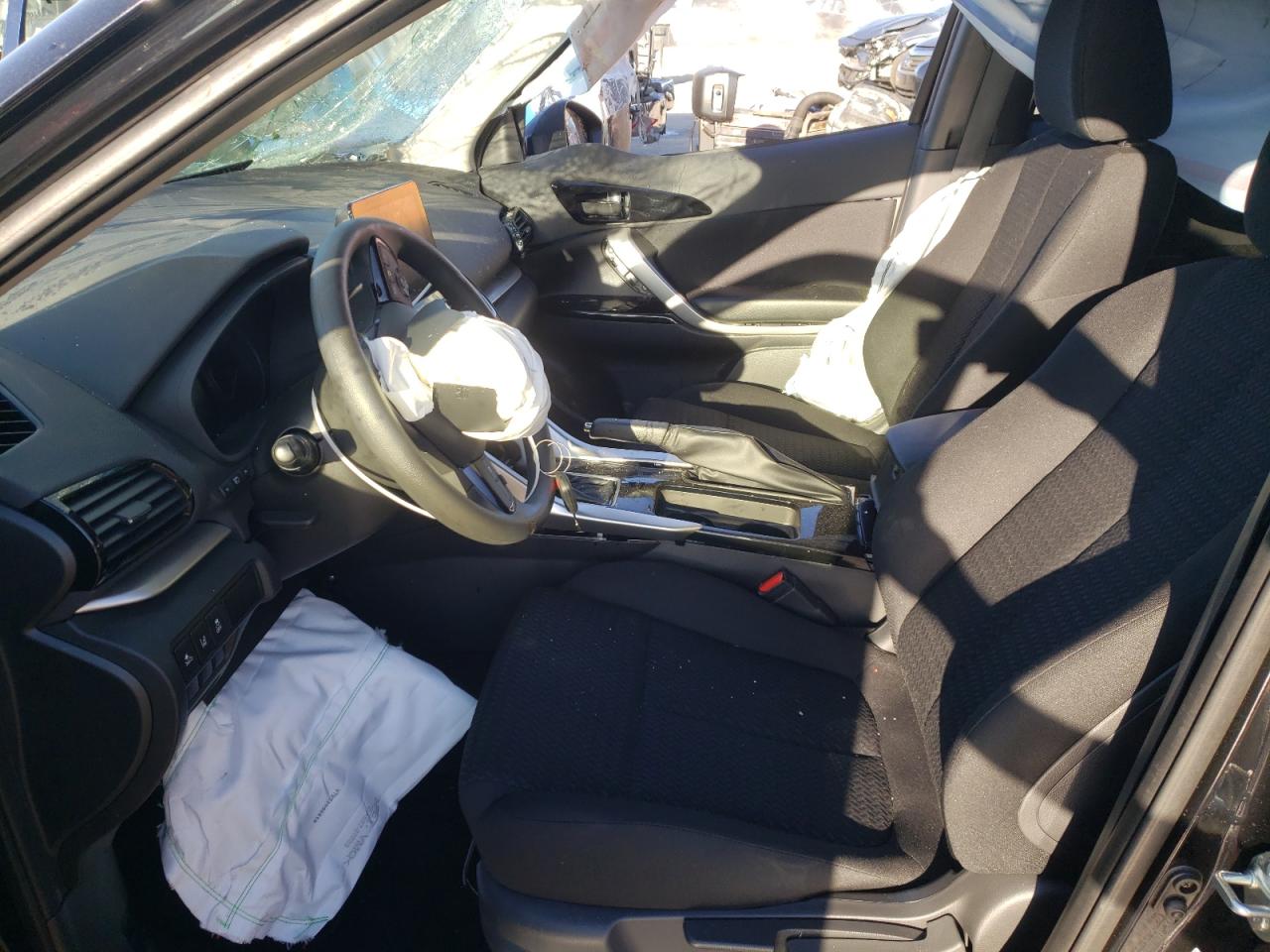 Photo 5 from auction – 2022 MITSUBISHI ECLIPSE CR with VIN JA4ASVAA5NZ045810