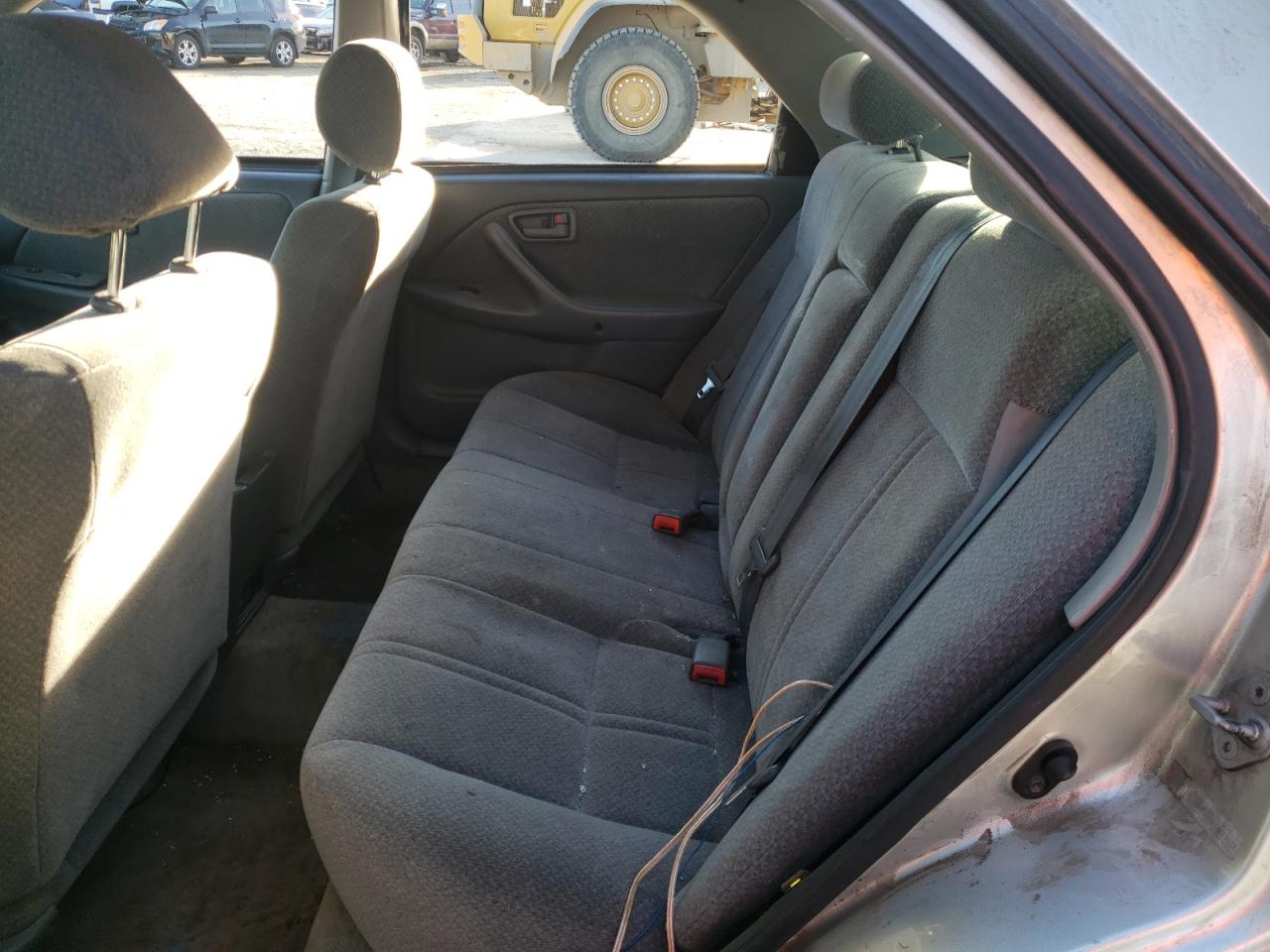 Photo 6 from auction – 2000 TOYOTA CAMRY with VIN JT2BF22K2Y0279473
