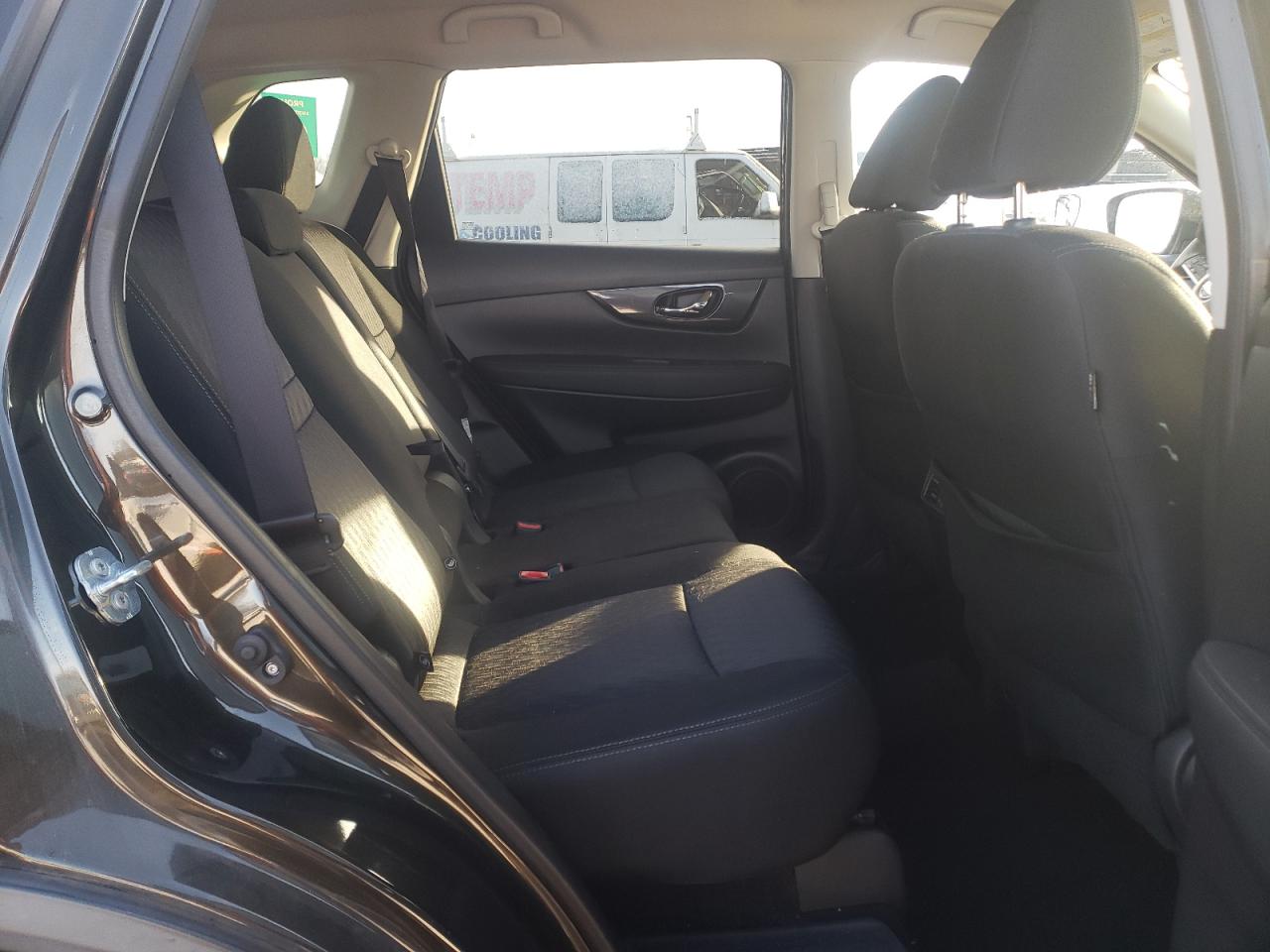 Photo 6 from auction – 2017 NISSAN ROGUE S with VIN KNMAT2MVXHP572905