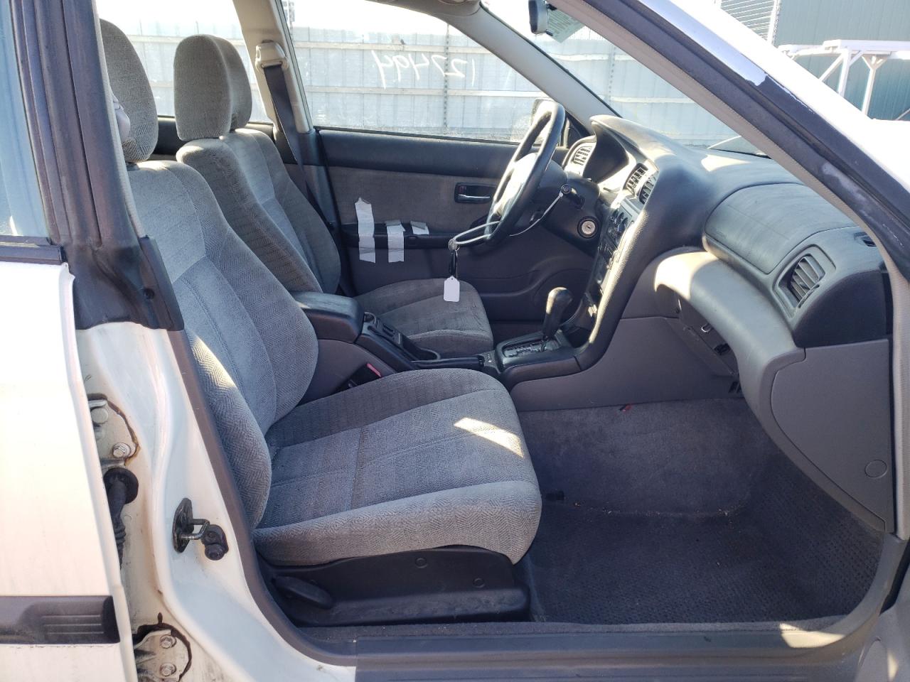 Photo 5 from auction – 2001 SUBARU LEGACY L with VIN 4S3BE635317209634