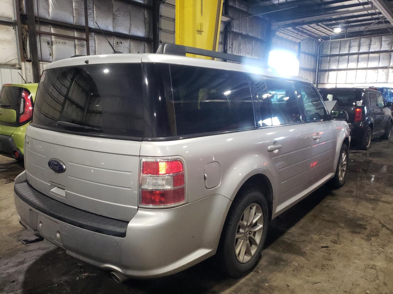 Photo 4 from auction – 2015 FORD FLEX SE with VIN 2FMGK5B8XFBA09400