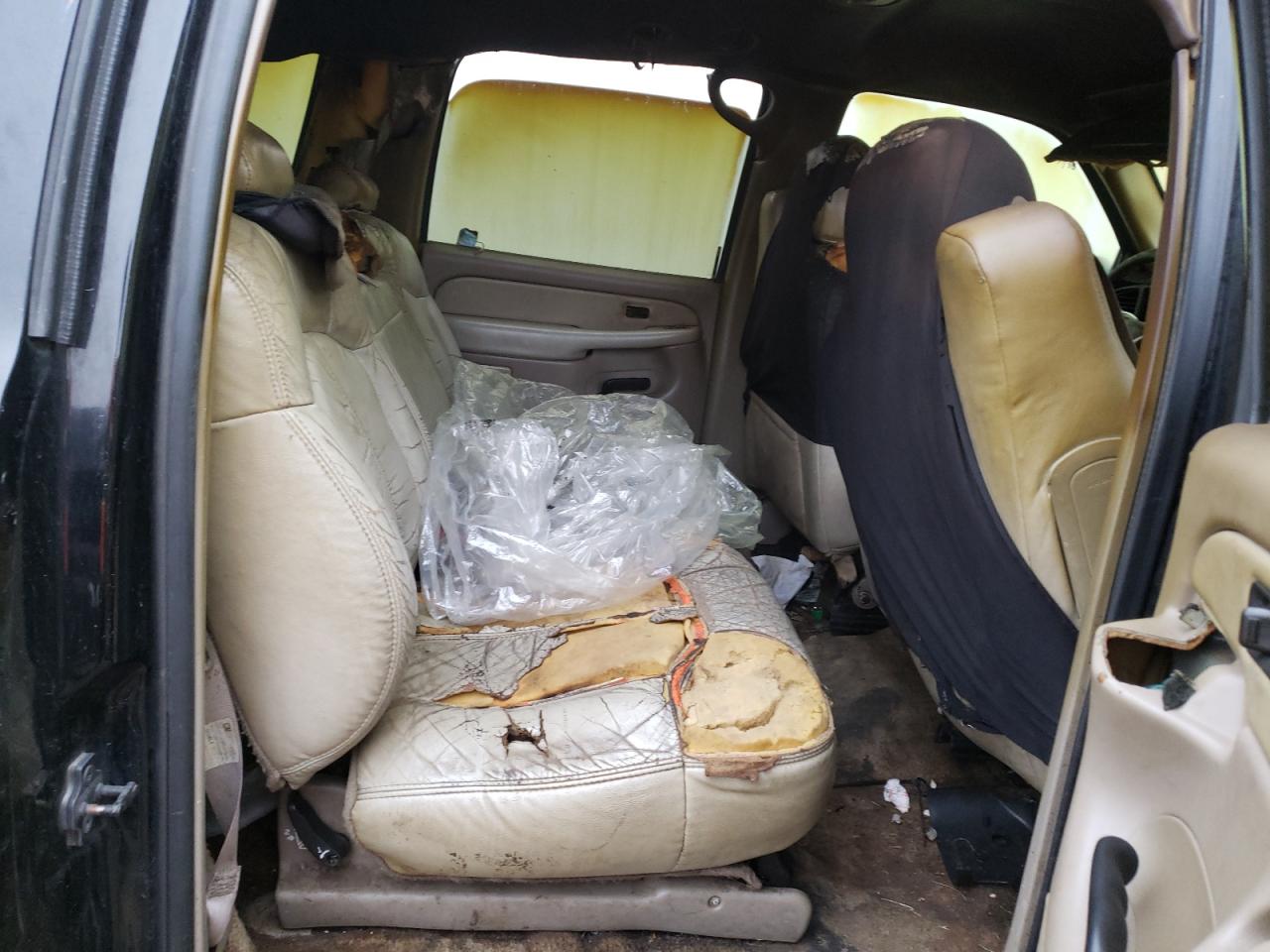 Photo 6 from auction – 2002 CHEVROLET SUBURBAN C with VIN 3GNEC16Z22G187675