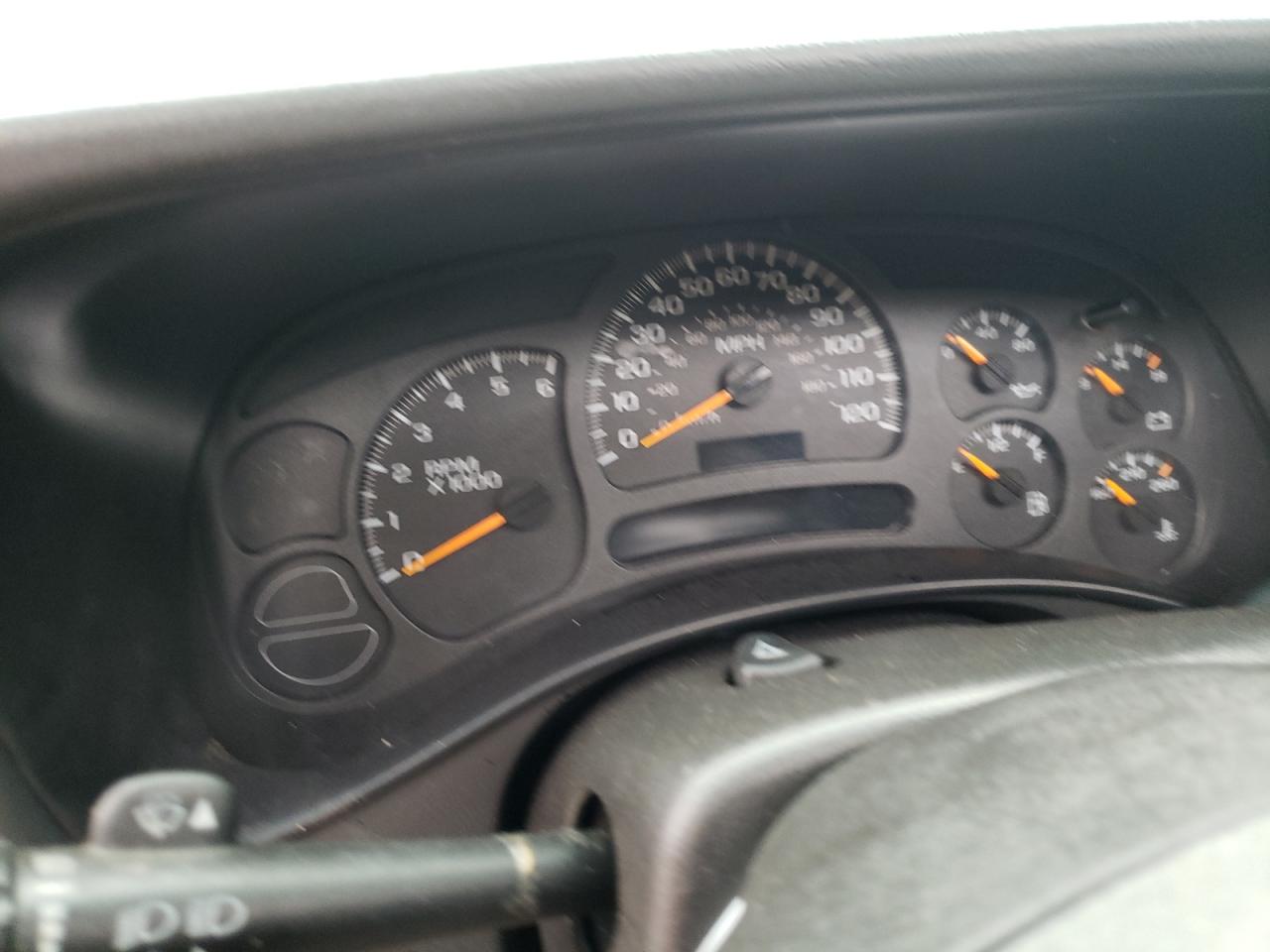 Photo 8 from auction – 2004 GMC YUKON with VIN 1GKEK13T64R222043