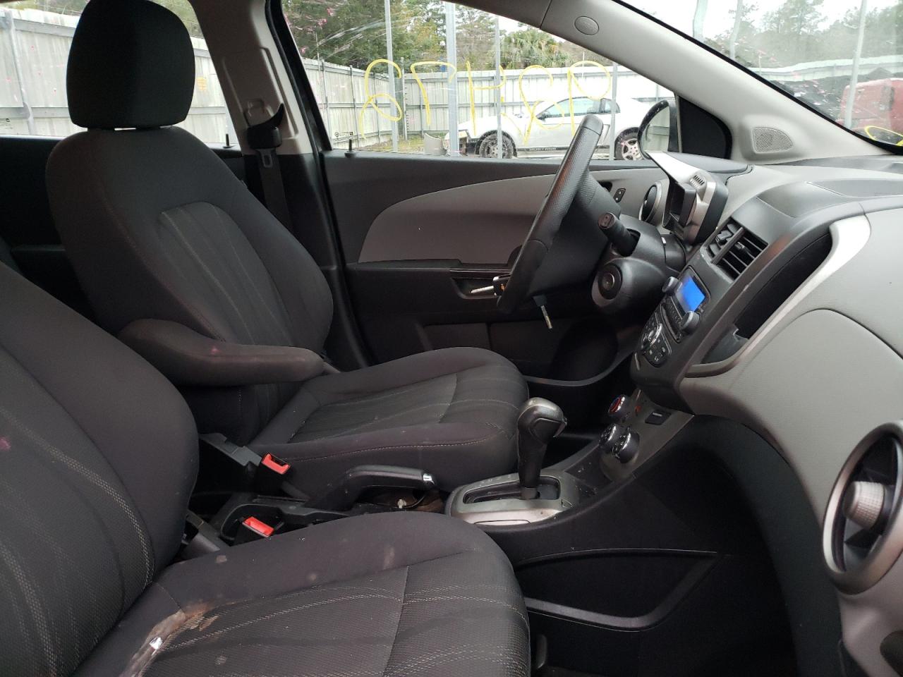 Photo 5 from auction – 2014 CHEVROLET SONIC LT with VIN 1G1JC6SH9E4114055