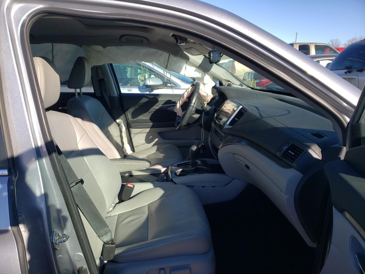 Photo 5 from auction – 2017 HONDA PILOT EXL with VIN 5FNYF6H5XHB050762