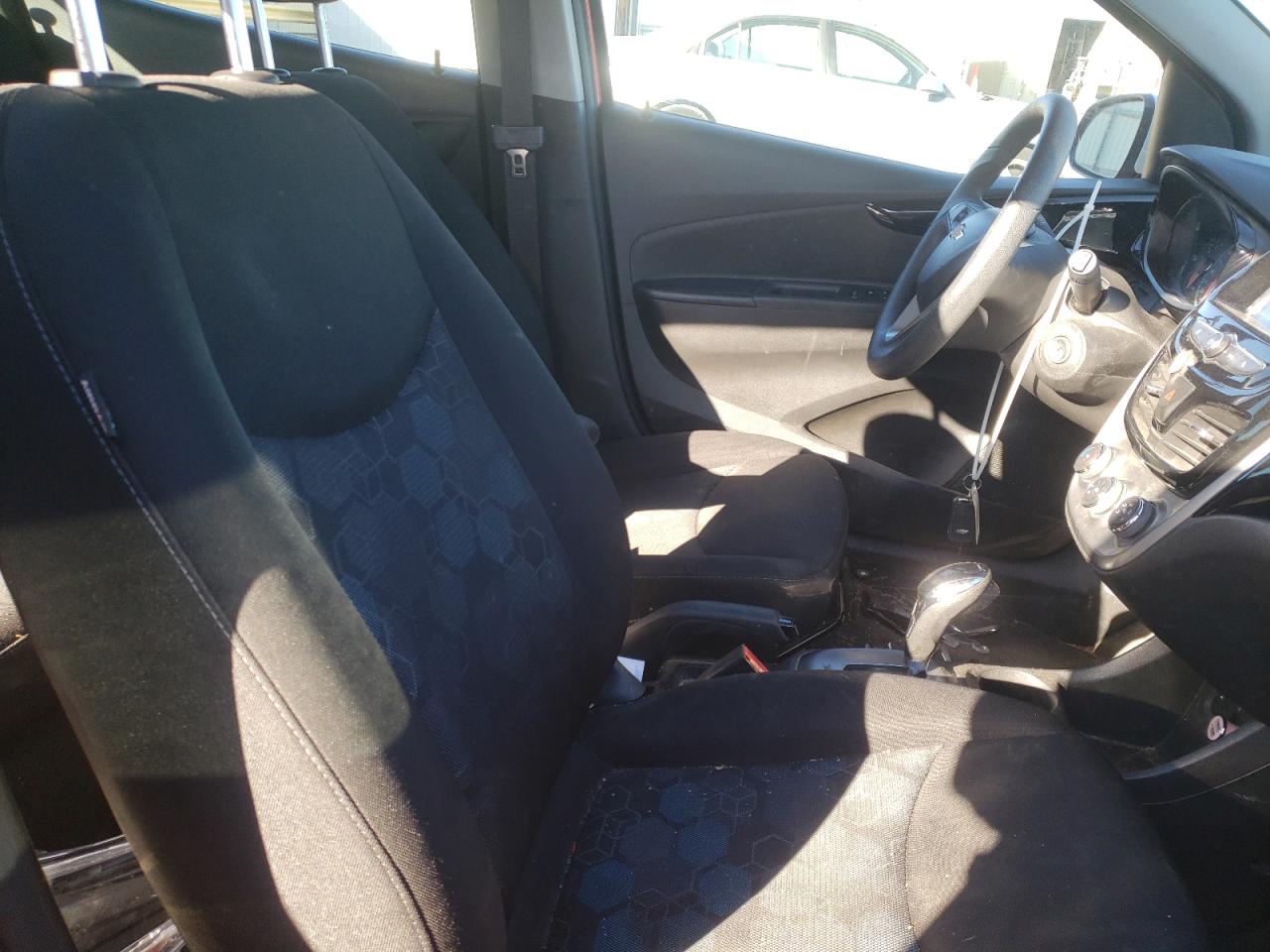 Photo 5 from auction – 2018 CHEVROLET SPARK 1LT with VIN KL8CD6SA2JC438540