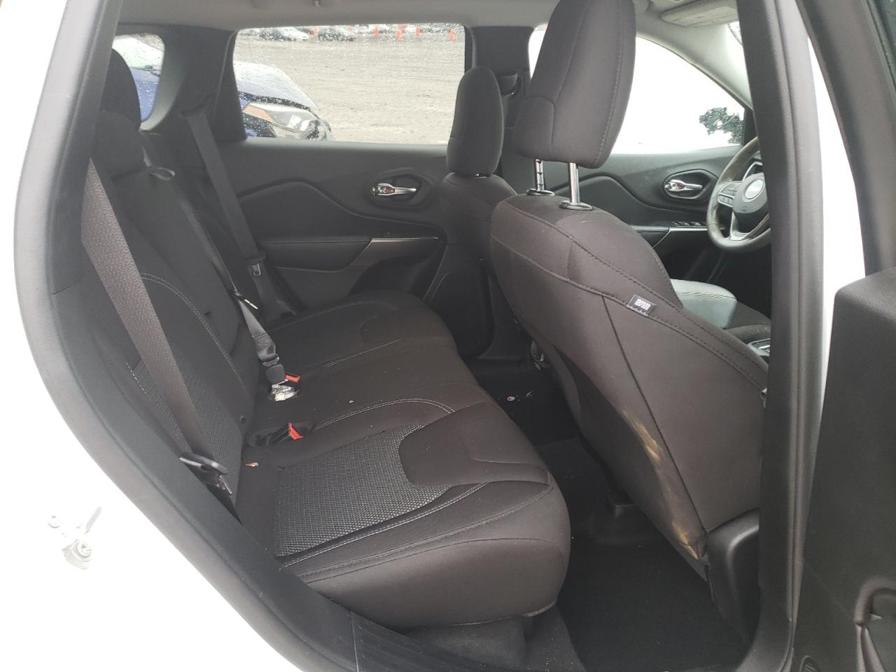 Photo 6 from auction – 2019 JEEP CHEROKEE L with VIN 1C4PJLCB7KD469771