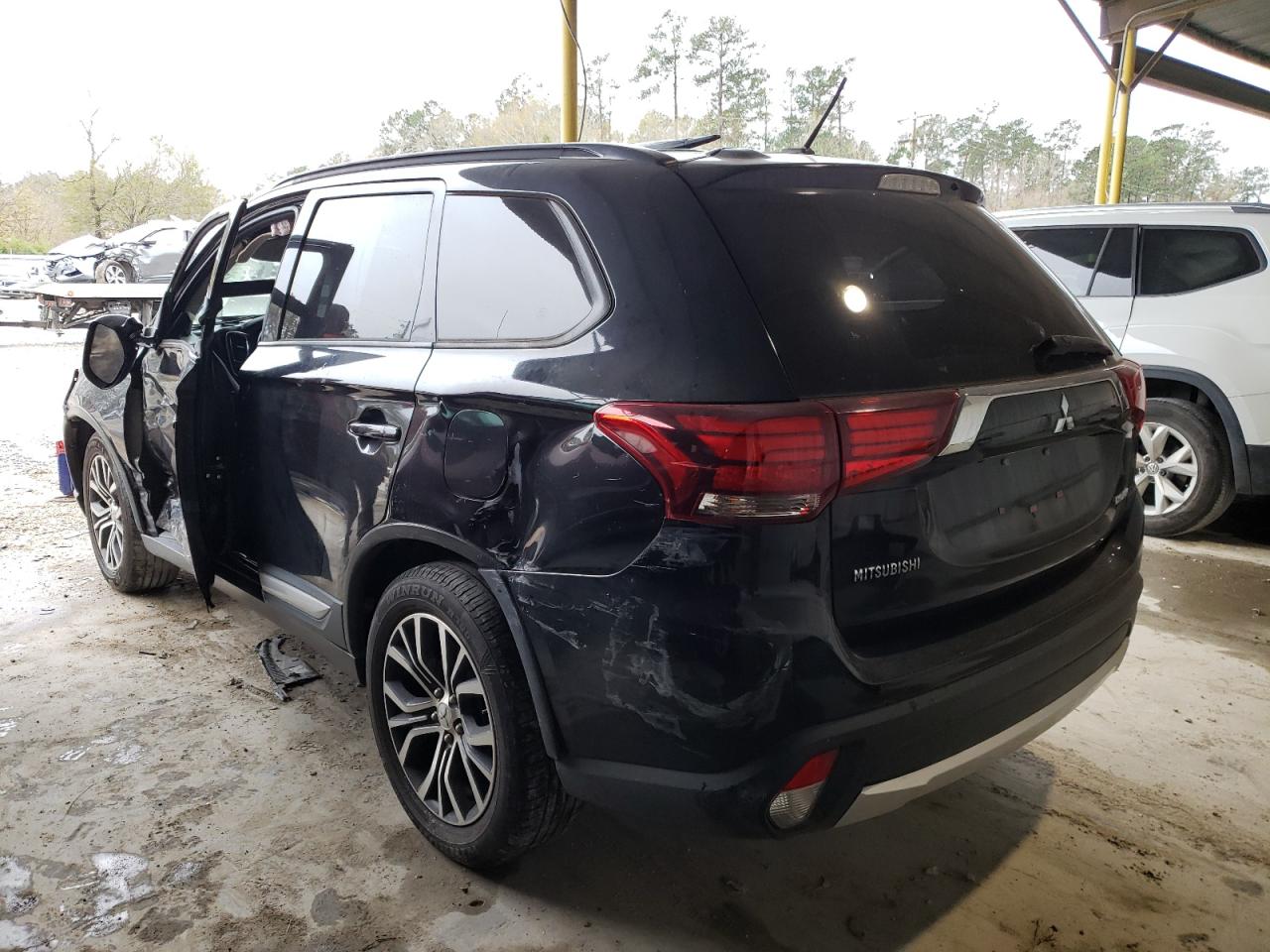 Photo 3 from auction – 2016 MITSUBISHI OUTLANDER with VIN JA4AD3A3XGZ008447