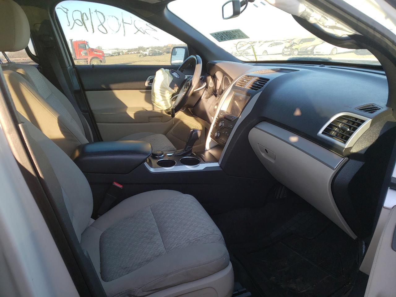 Photo 5 from auction – 2011 FORD EXPLORER X with VIN 1FMHK8D84BGA15019