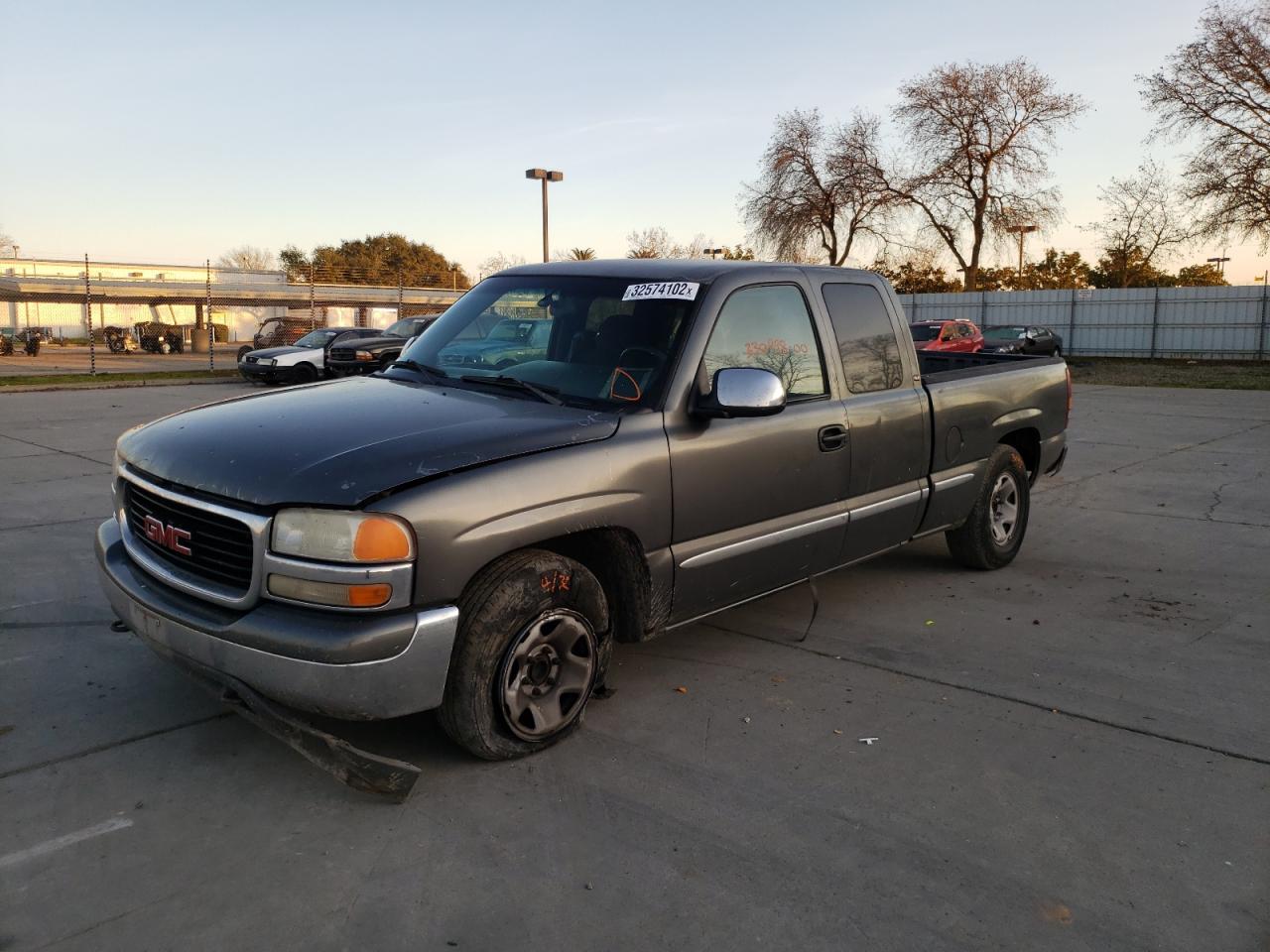 Photo 2 from auction – 2000 GMC NEW SIERRA with VIN 1GTEC19T4YZ332448