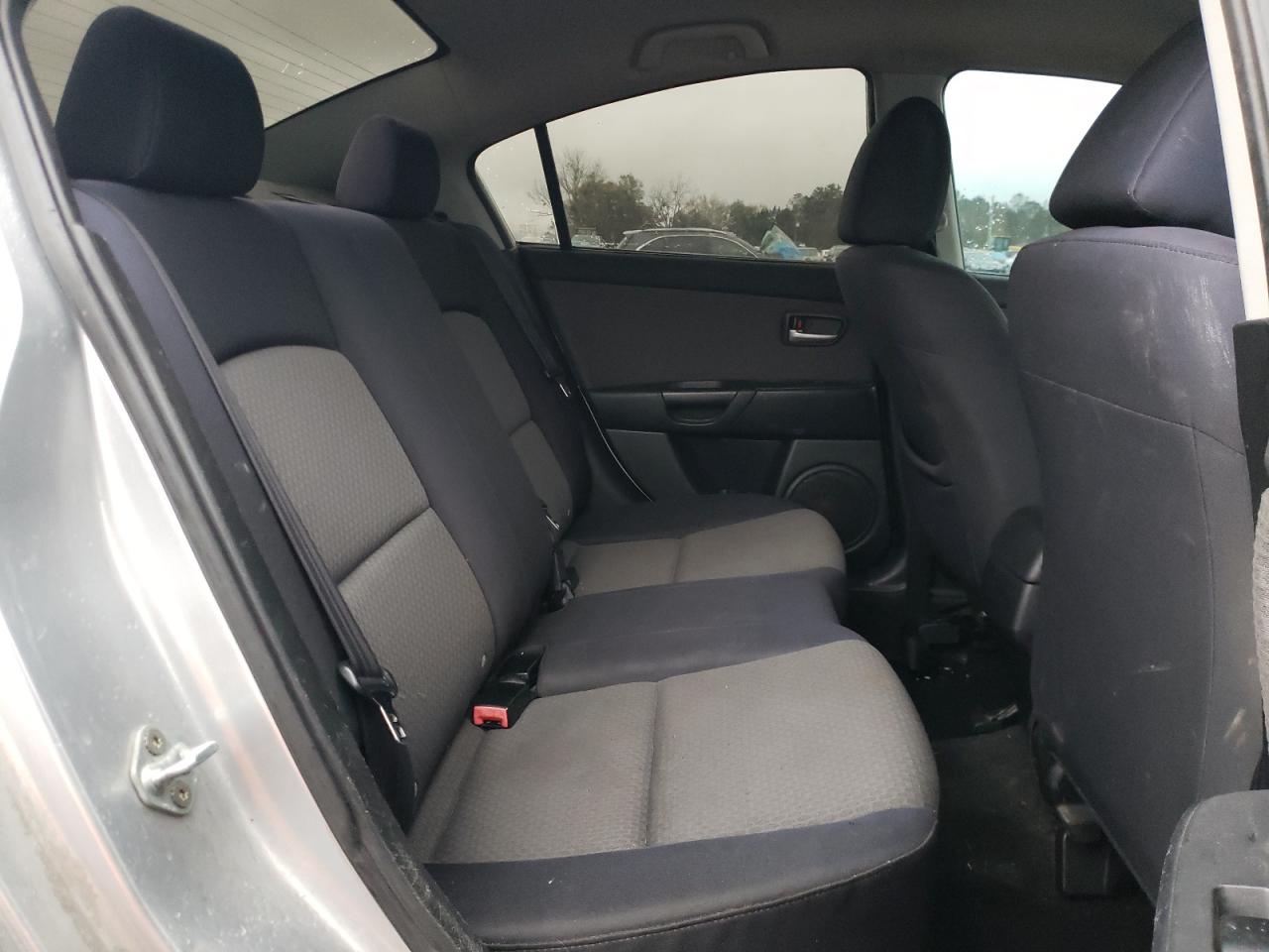 Photo 6 from auction – 2005 MAZDA 3 I with VIN JM1BK12F351296482