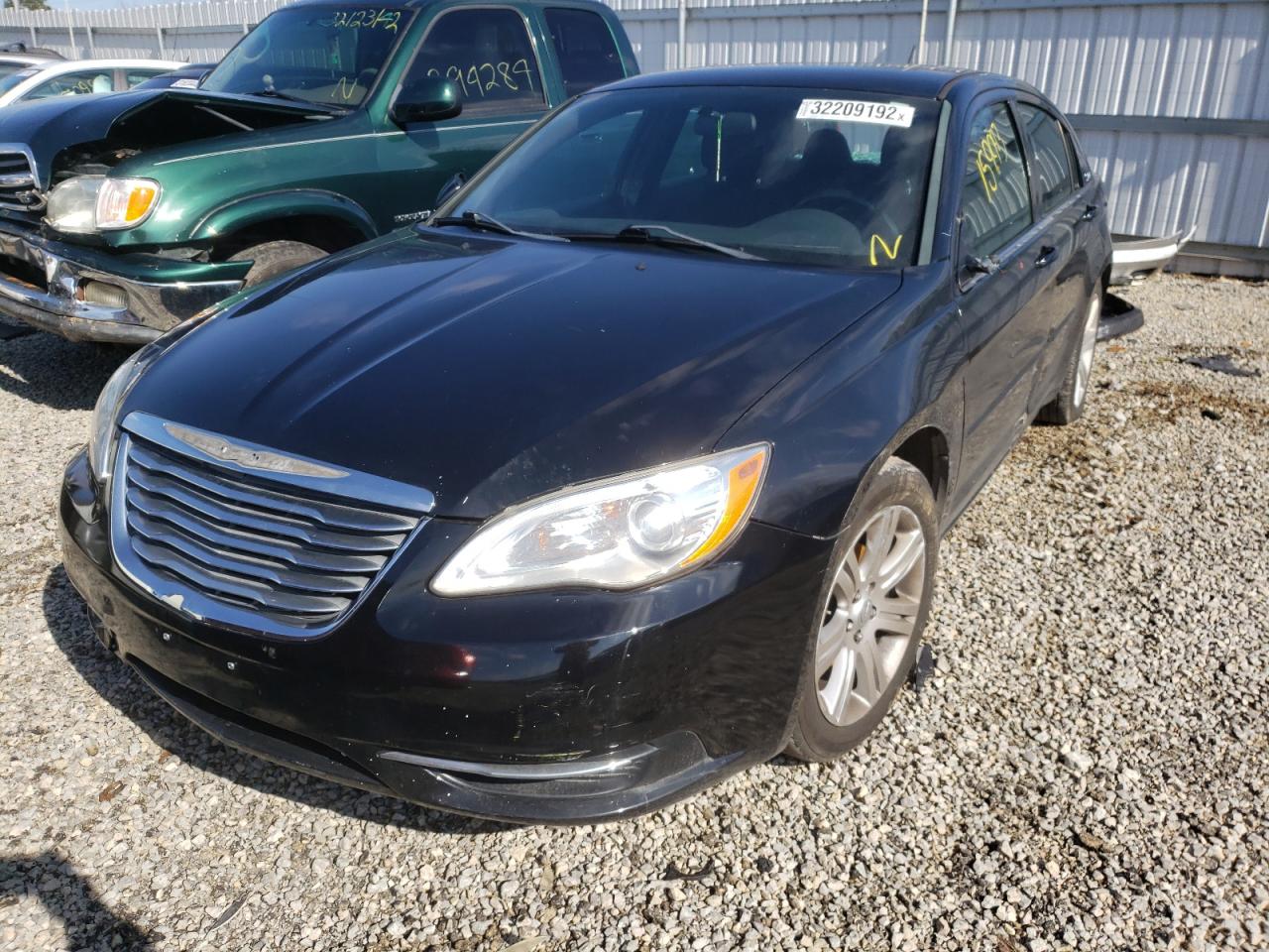 Photo 2 from auction – 2013 CHRYSLER 200 TOURIN with VIN 1C3CCBBB1DN656686