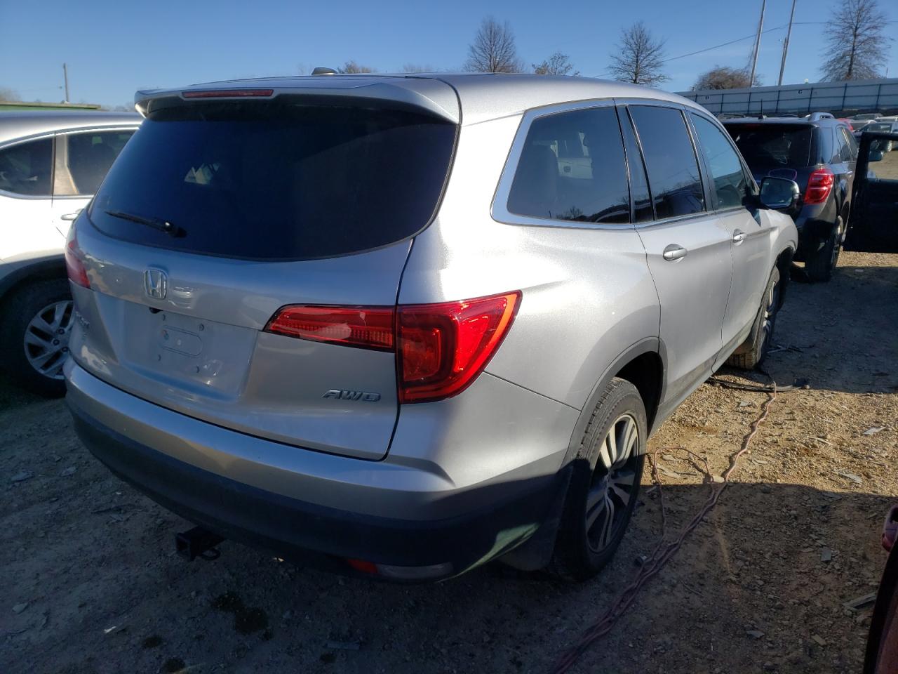Photo 4 from auction – 2017 HONDA PILOT EXL with VIN 5FNYF6H5XHB050762