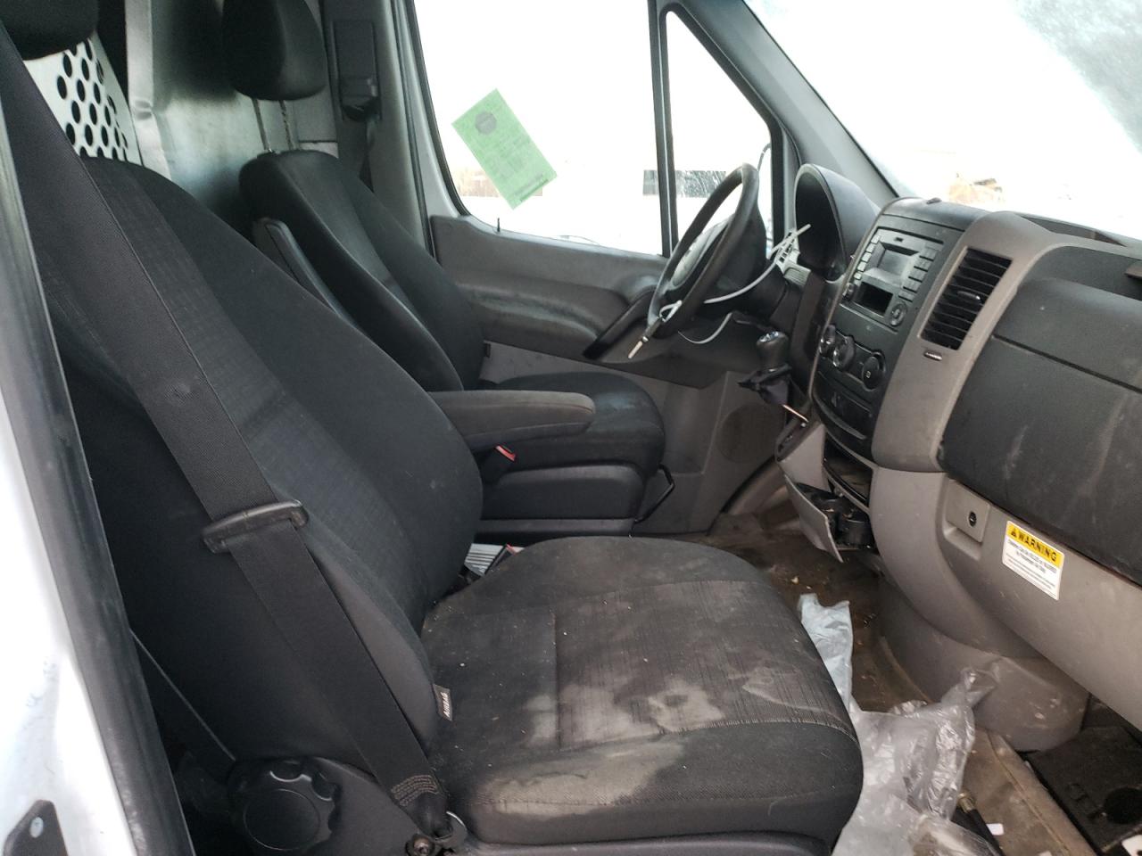 Photo 5 from auction – 2016 MERCEDES-BENZ SPRINTER 2 with VIN WD3PE7DD3GP326151