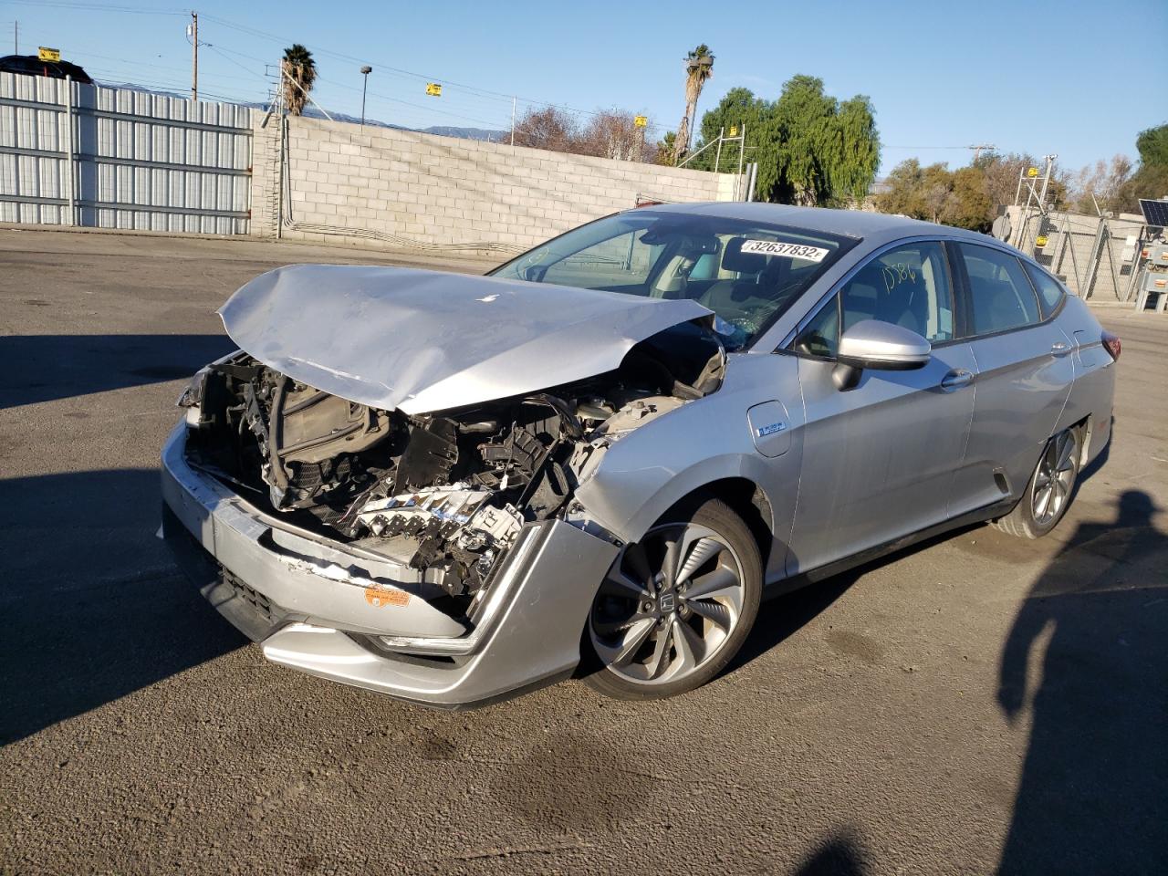 Photo 2 from auction – 2019 HONDA CLARITY with VIN JHMZC5F17KC002095