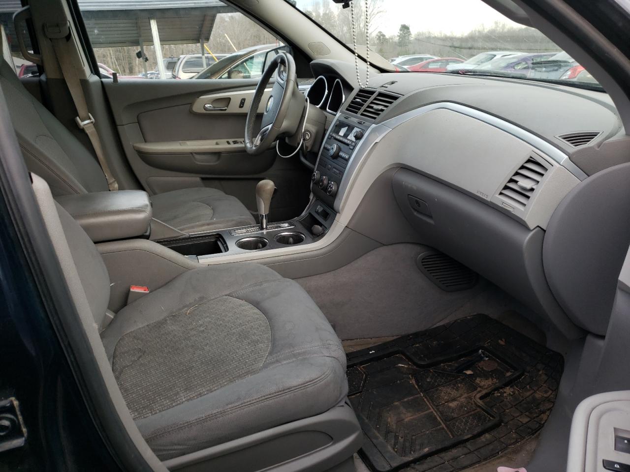 Photo 5 from auction – 2012 CHEVROLET TRAVERSE L with VIN 1GNKRFED8CJ324946