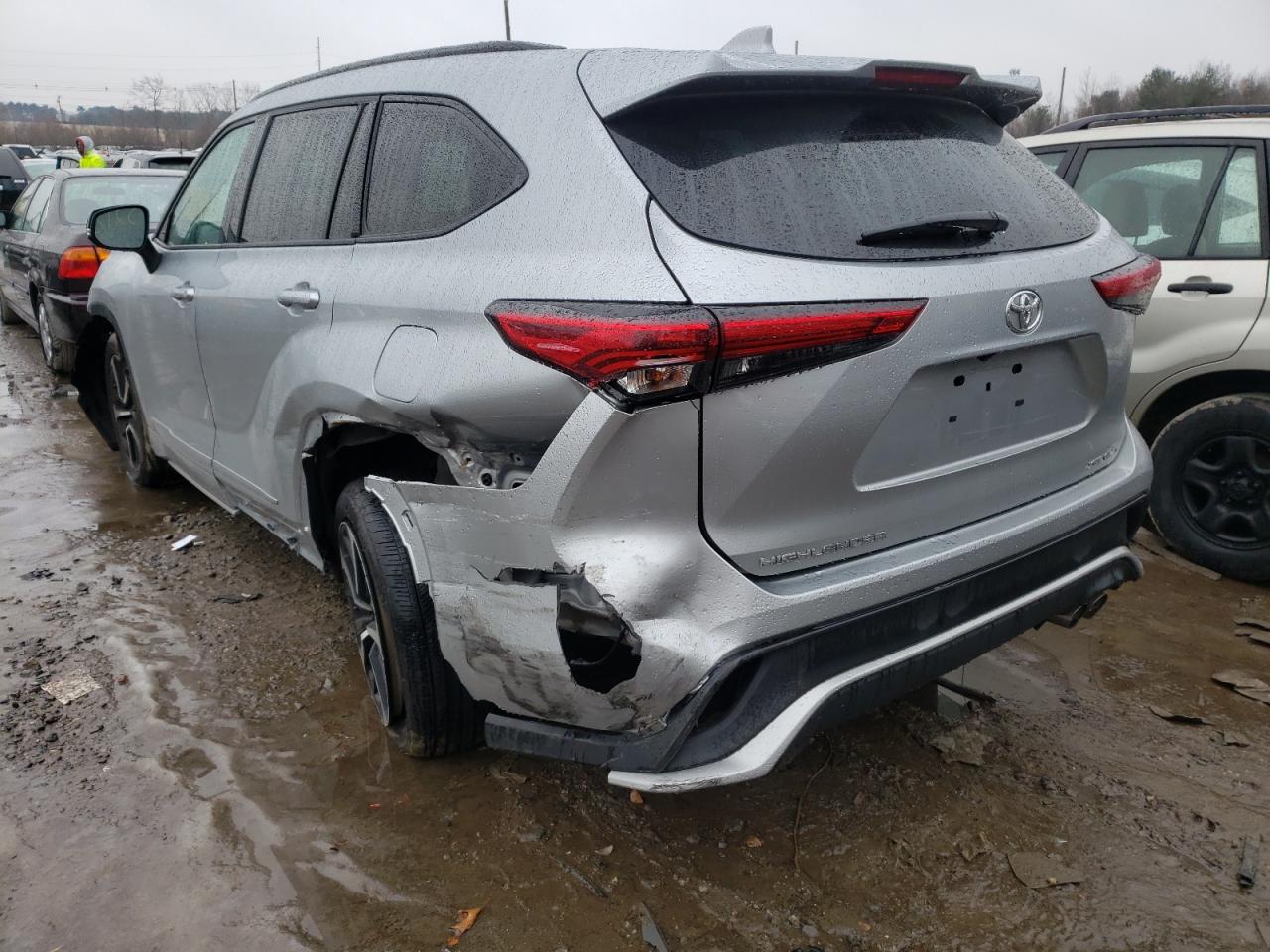 Photo 3 from auction – 2021 TOYOTA HIGHLANDER with VIN 5TDJZRBH6MS080747