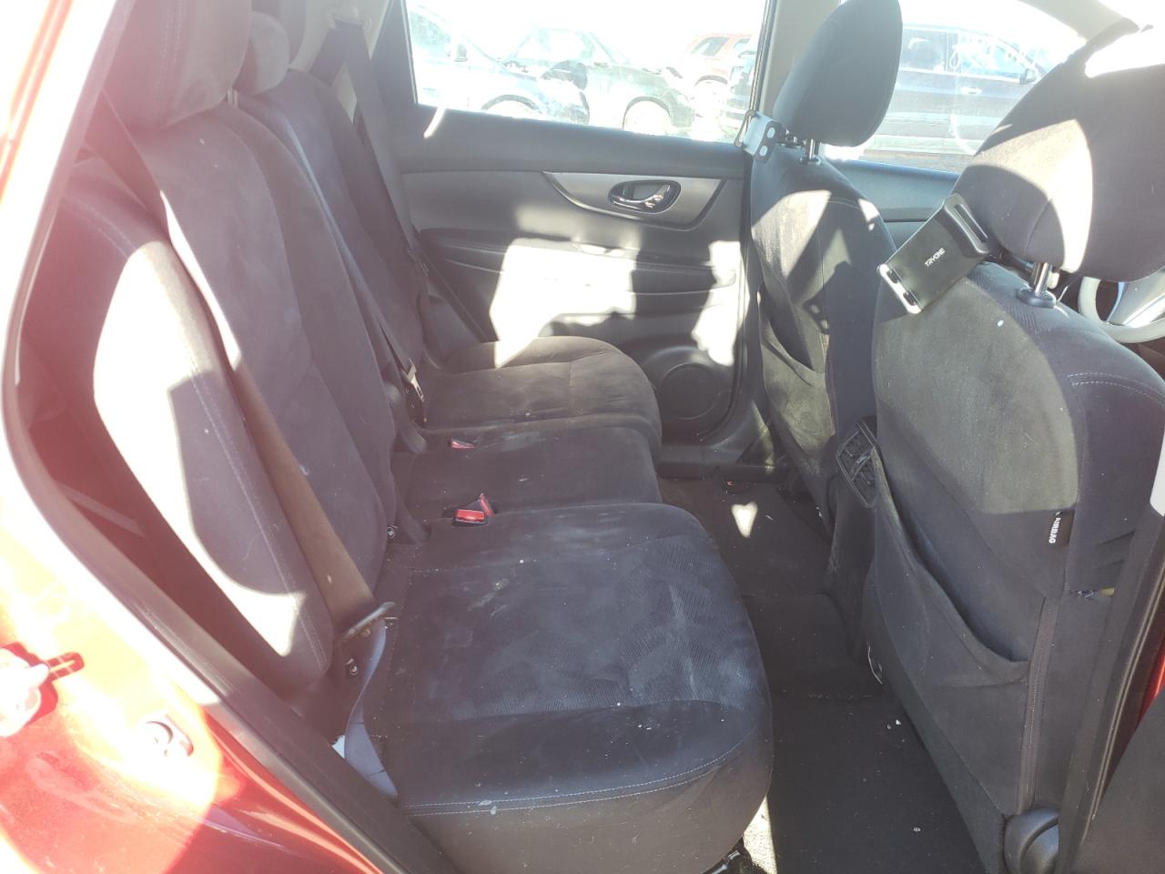 Photo 6 from auction – 2015 NISSAN ROGUE S with VIN KNMAT2MVXFP561870