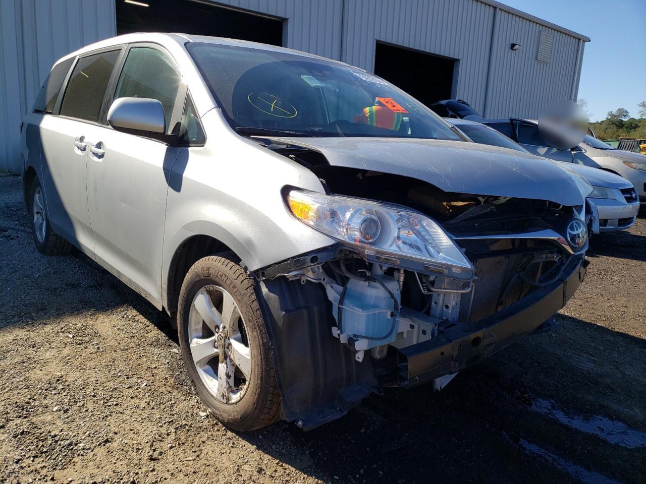 TOYOTA SIENNA LE 2020 with VIN 5TDKZ3DC1LS065056 - Photo from auction