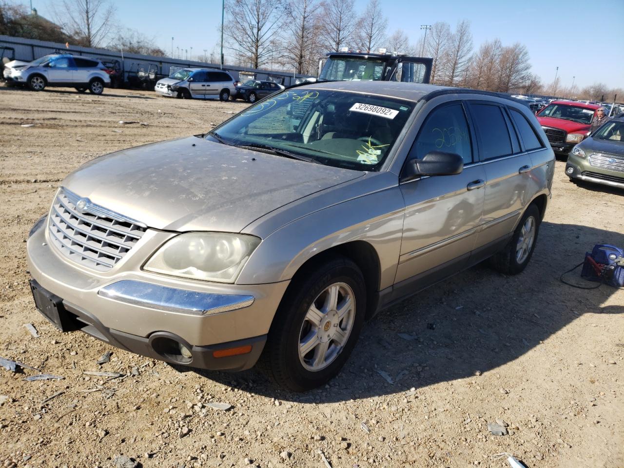 Photo 2 from auction – 2004 CHRYSLER PACIFICA with VIN 2C8GM68464R363667