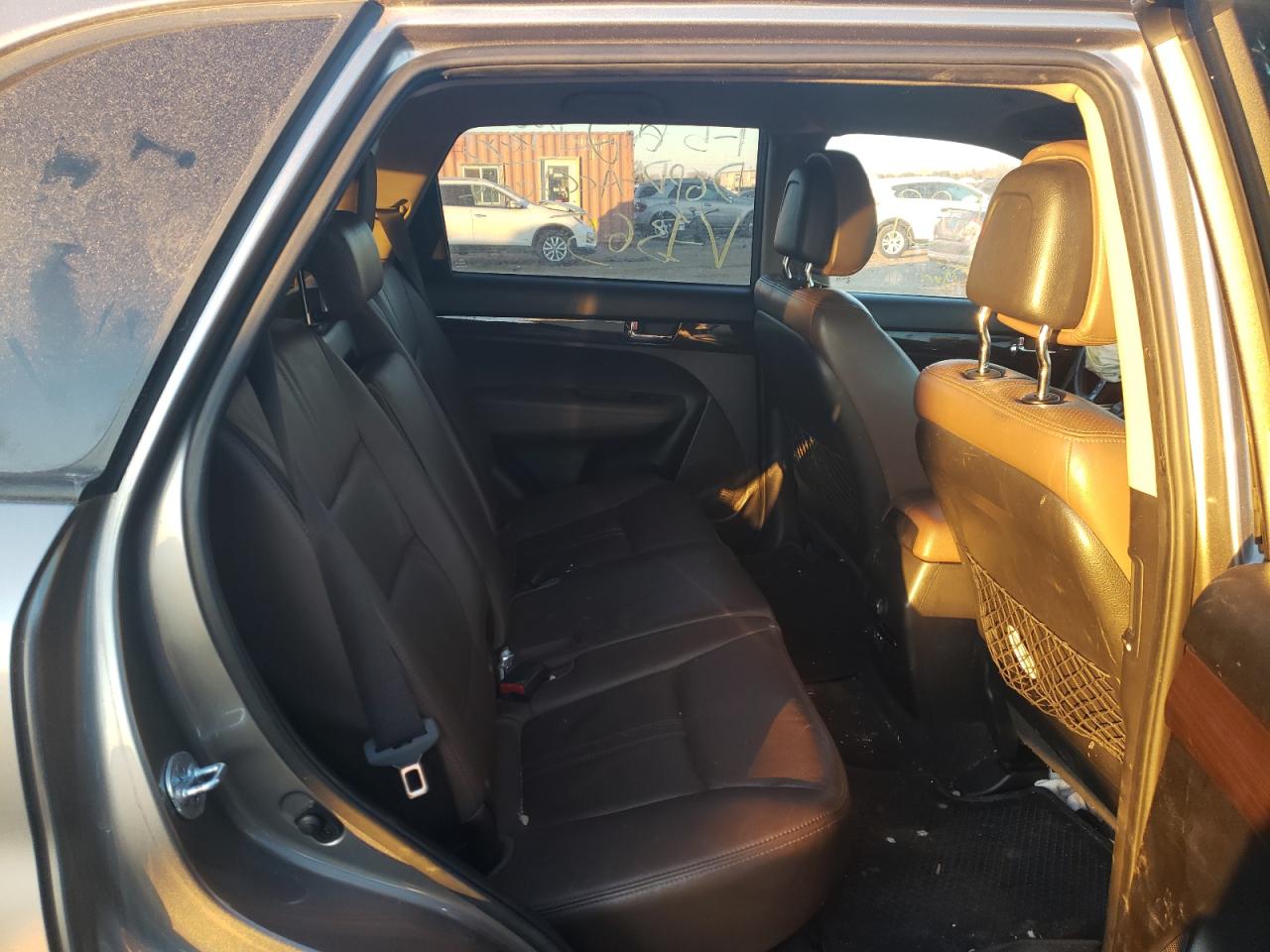 Photo 6 from auction – 2011 KIA SORENTO EX with VIN 5XYKUDA2XBG111365