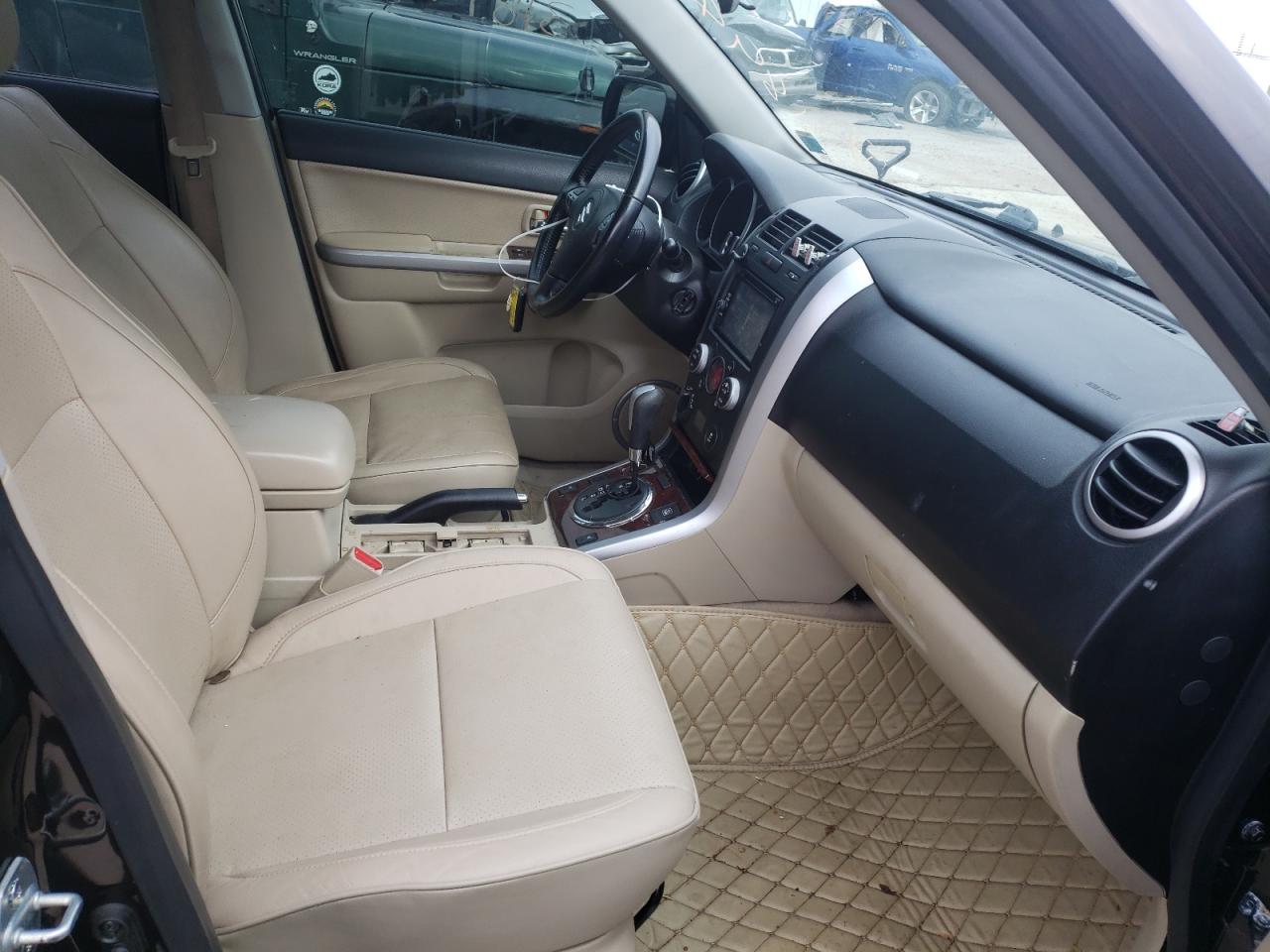 Photo 5 from auction – 2013 SUZUKI GRAND VITA with VIN JS3TD0D78D4100193