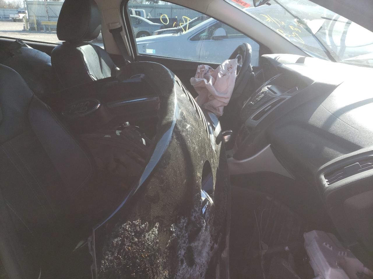 Photo 5 from auction – 2014 FORD FOCUS SE with VIN 1FADP3K21EL355140
