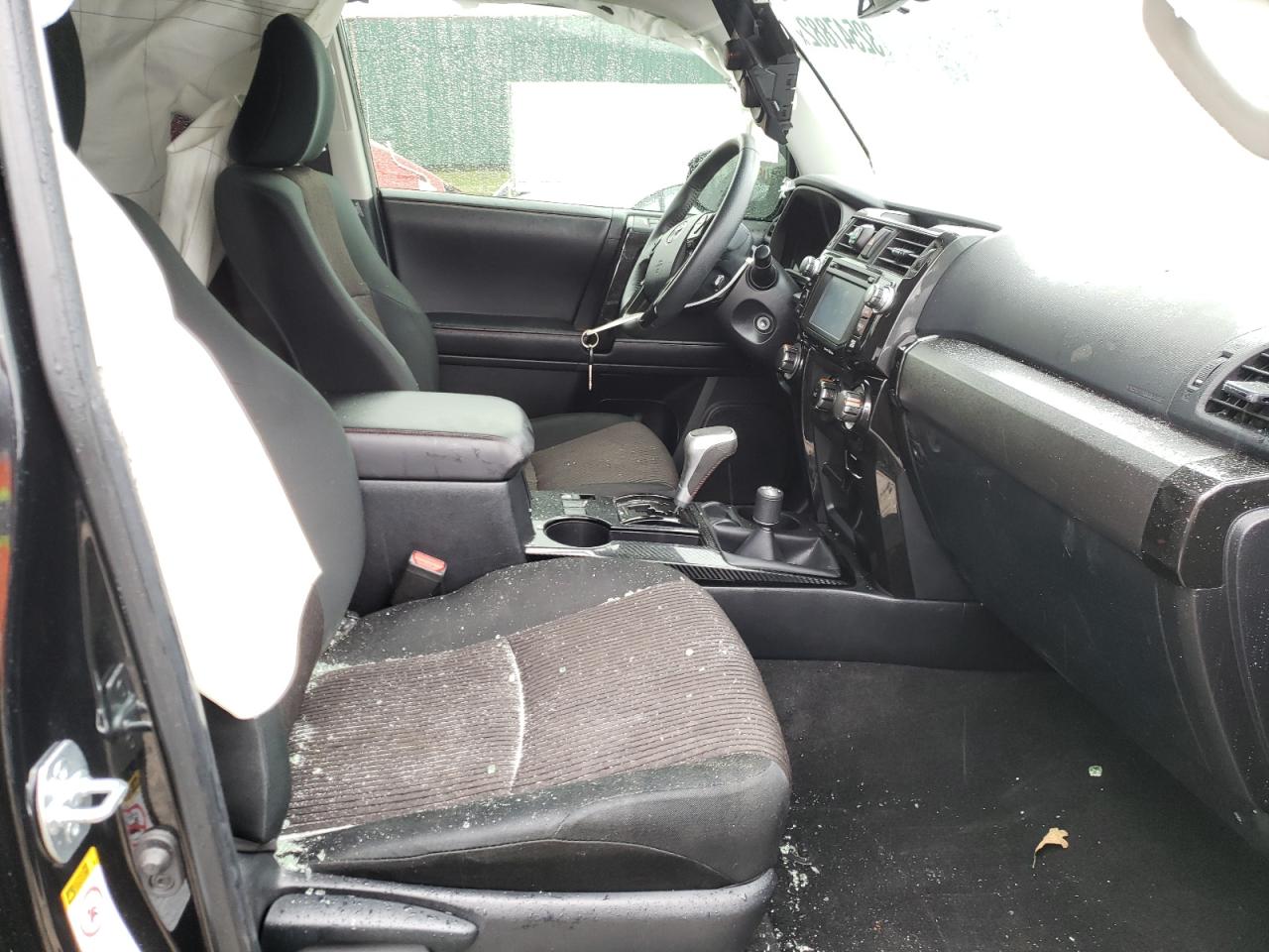 Photo 5 from auction – 2019 TOYOTA 4RUNNER SR with VIN JTEBU5JR4K5693826