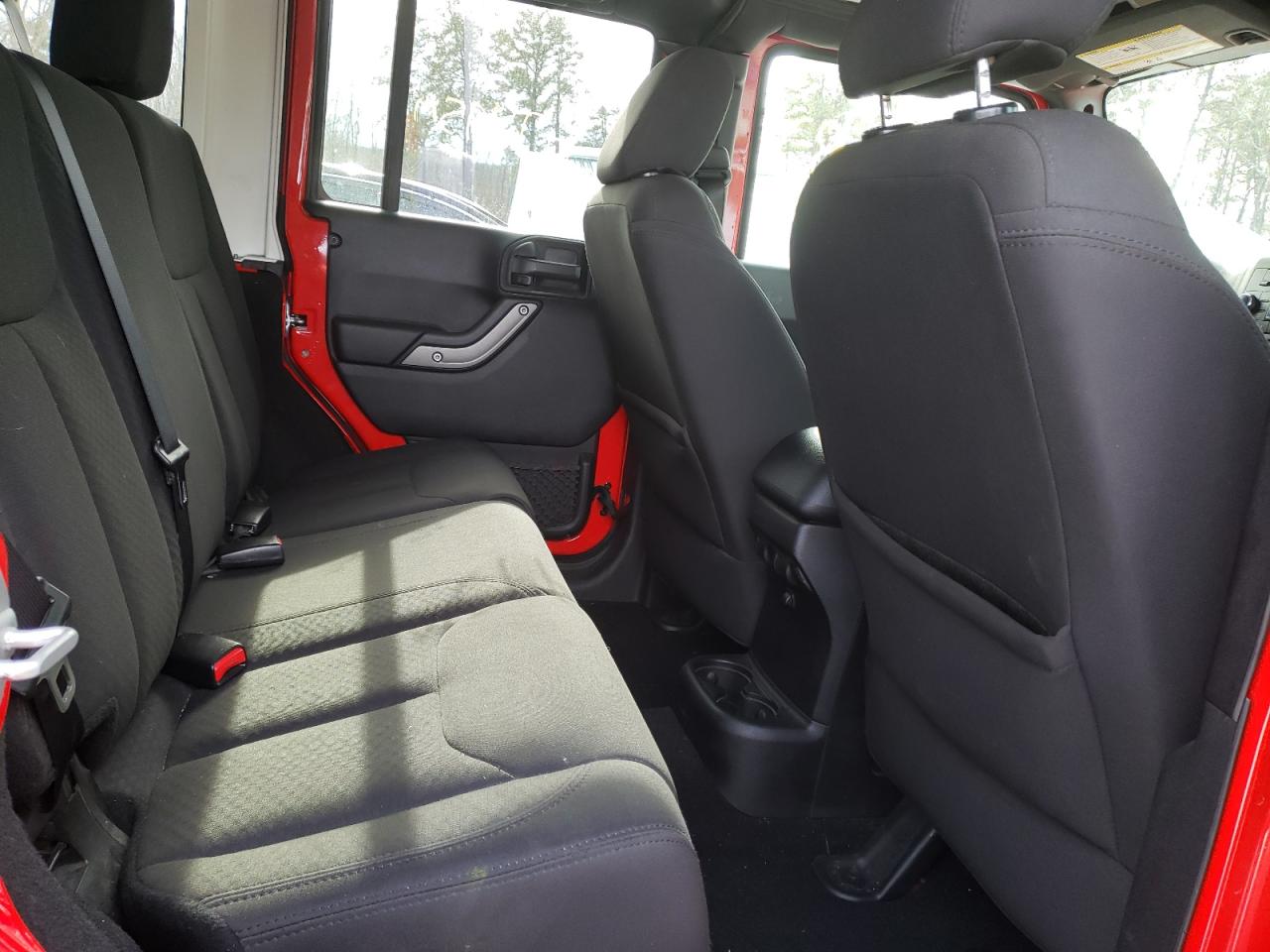 Photo 6 from auction – 2016 JEEP WRANGLER U with VIN 1C4BJWDG6GL127988