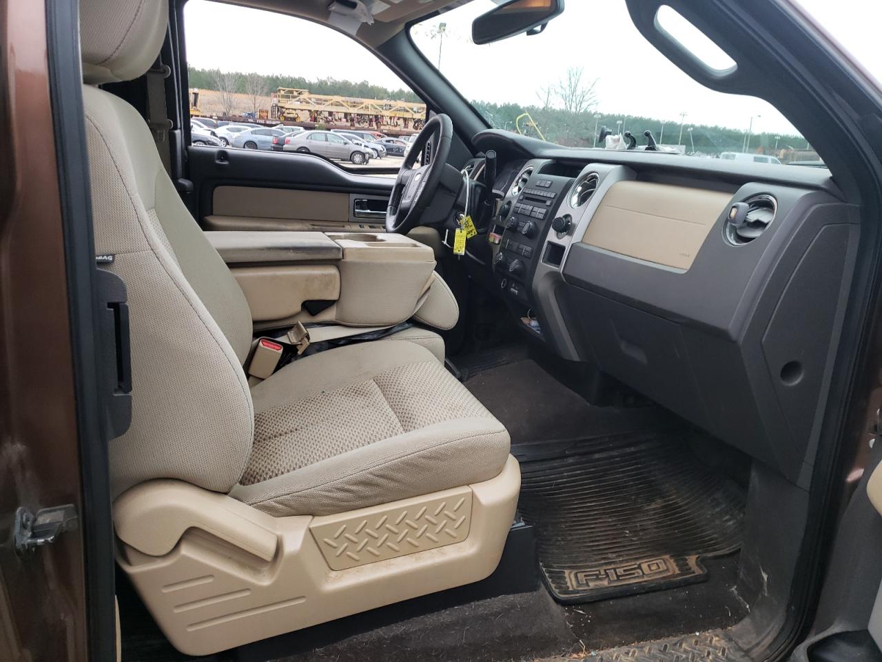 Photo 5 from auction – 2011 FORD F150 SUPER with VIN 1FTFX1EF8BFB38023