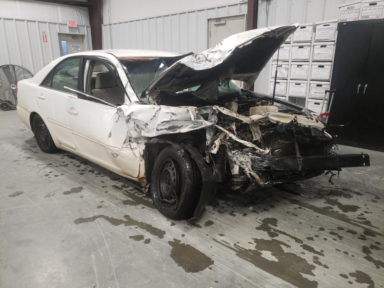 Photo 1 from auction – 2004 TOYOTA CAMRY LE with VIN 4T1BE32K84U267181