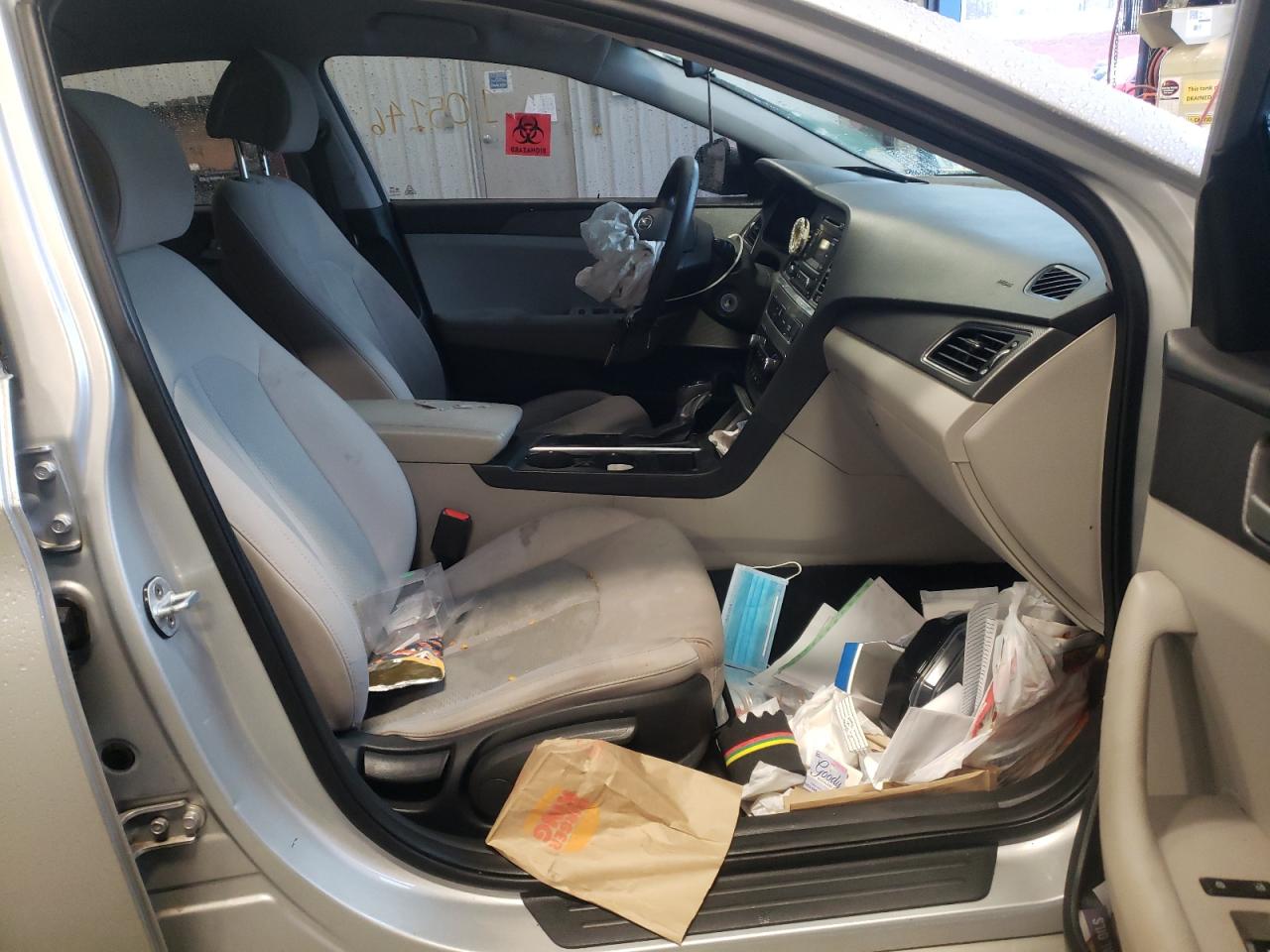 Photo 5 from auction – 2016 HYUNDAI SONATA SE with VIN 5NPE24AF1GH394731