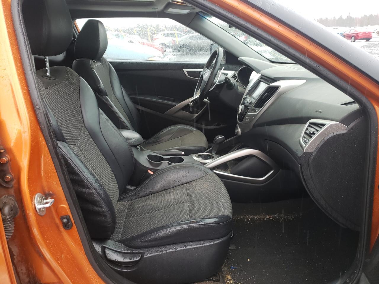 Photo 5 from auction – 2014 HYUNDAI VELOSTER with VIN KMHTC6ADXEU200548