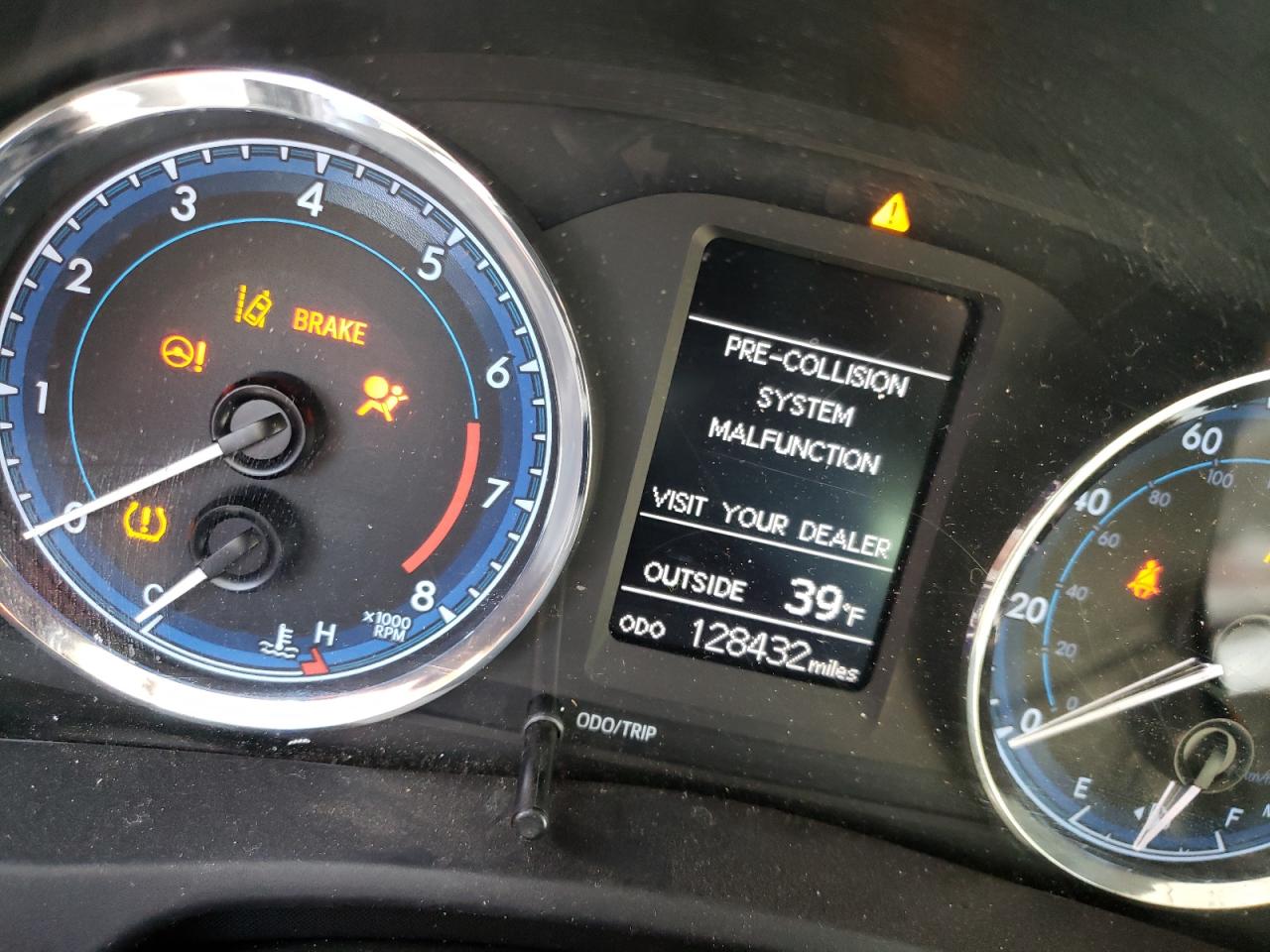 Photo 8 from auction – 2017 TOYOTA COROLLA L with VIN 5YFBURHE7HP730376