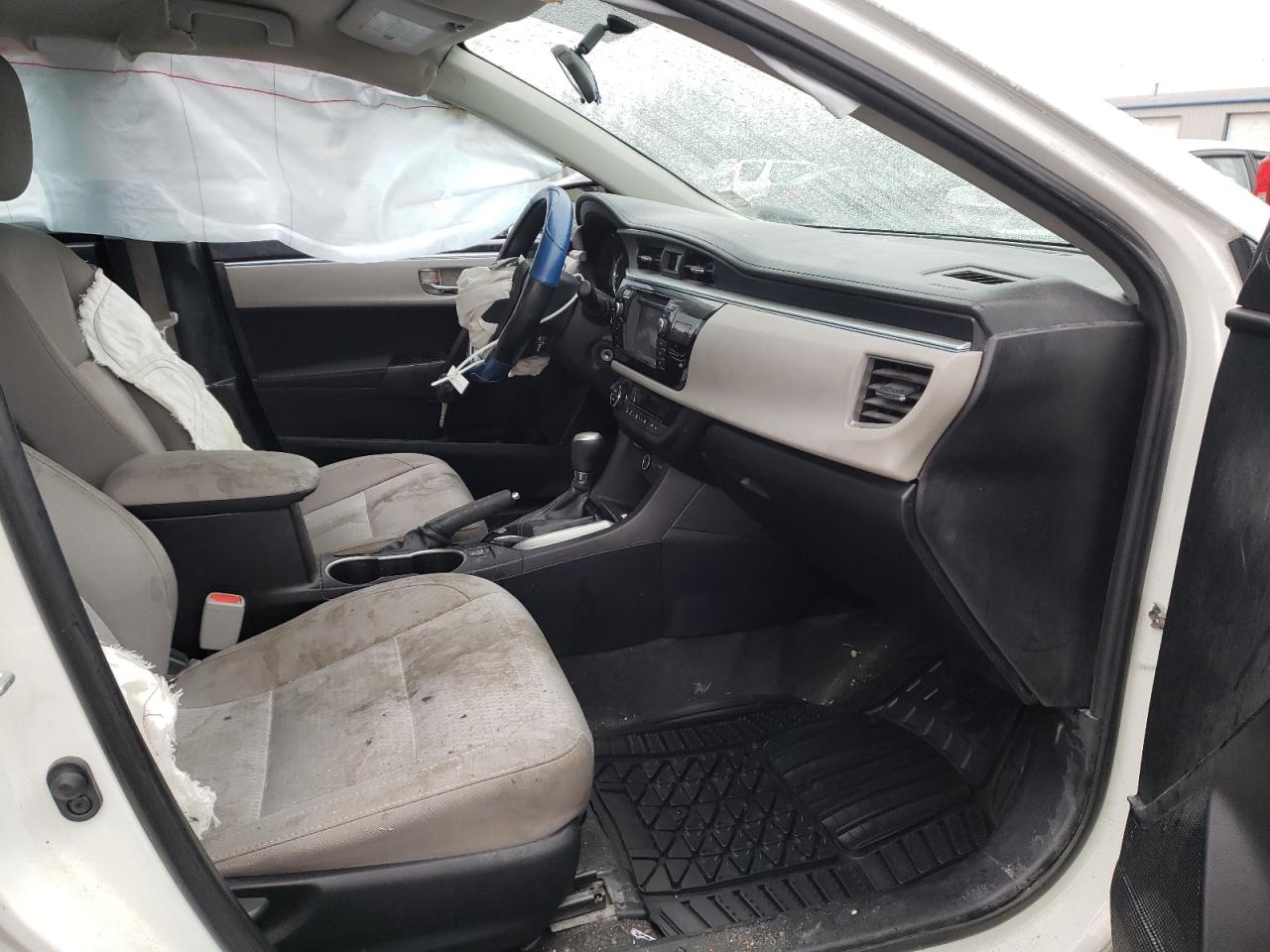 Photo 5 from auction – 2015 TOYOTA COROLLA L with VIN 2T1BURHE9FC295325