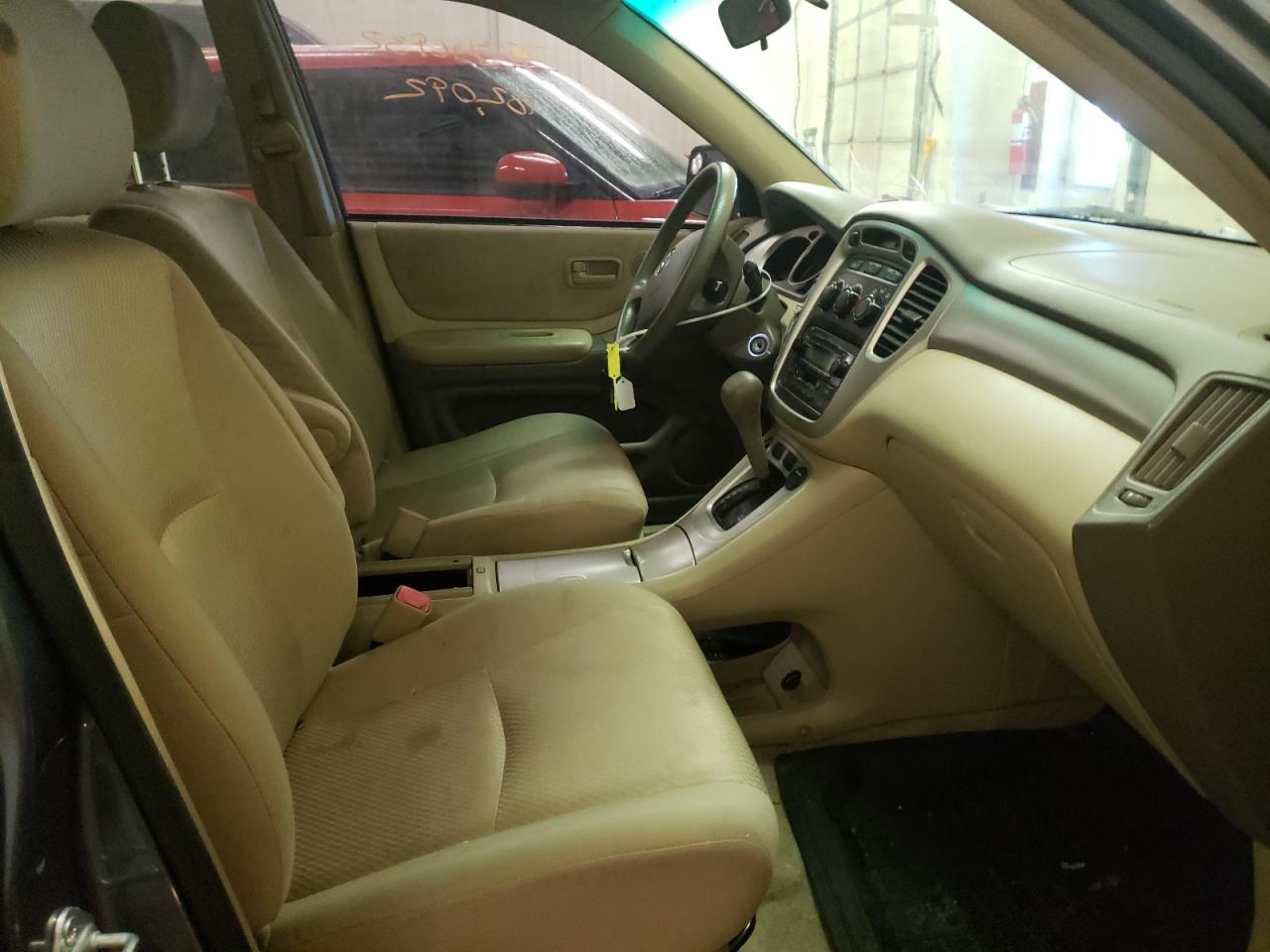 Photo 5 from auction – 2006 TOYOTA HIGHLANDER with VIN JTEGP21A060107227
