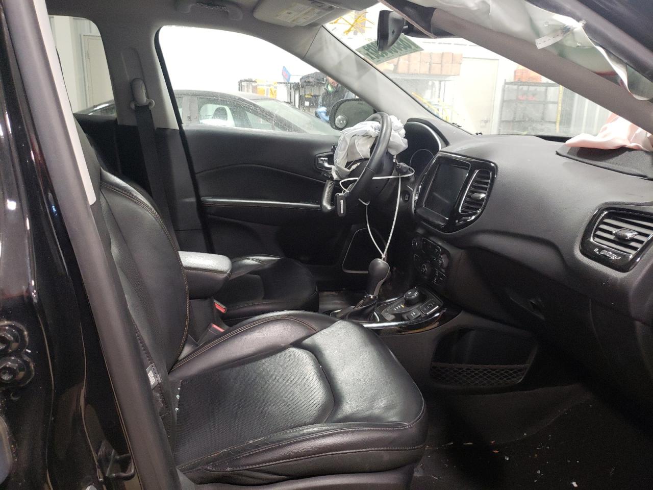 Photo 5 from auction – 2018 JEEP COMPASS LI with VIN 3C4NJDCB1JT104458